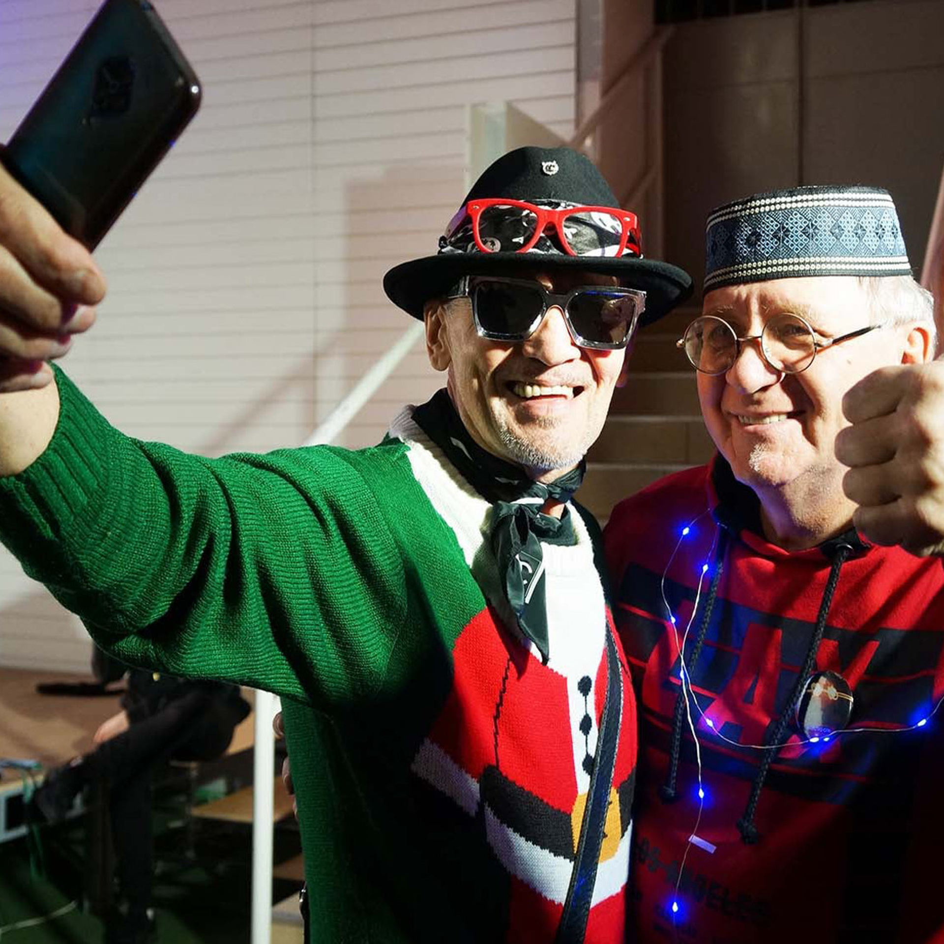 Люминографический карнавал новый год выставка маске-рад