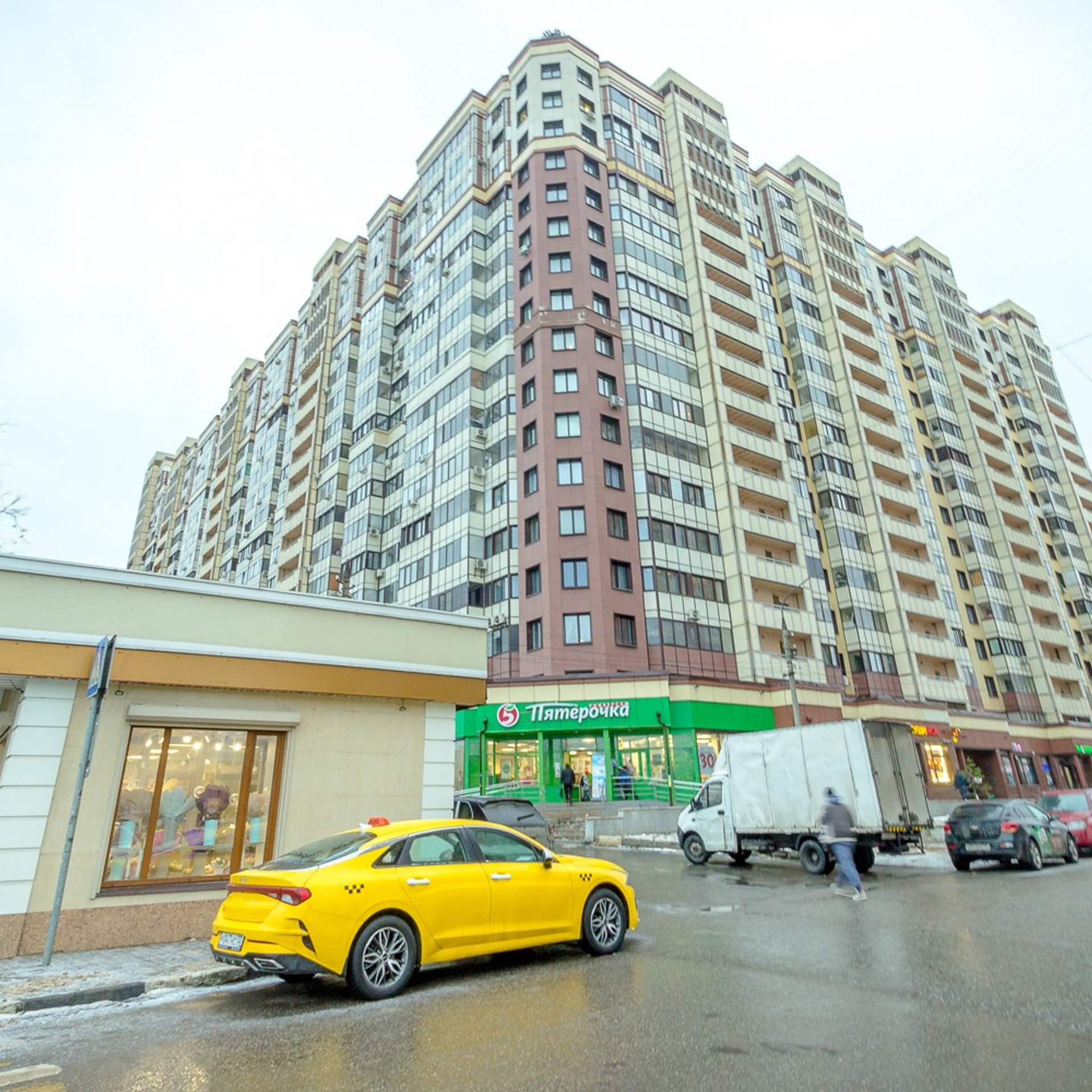 Фотосессия квартиры-студии с хоумстейджиногом