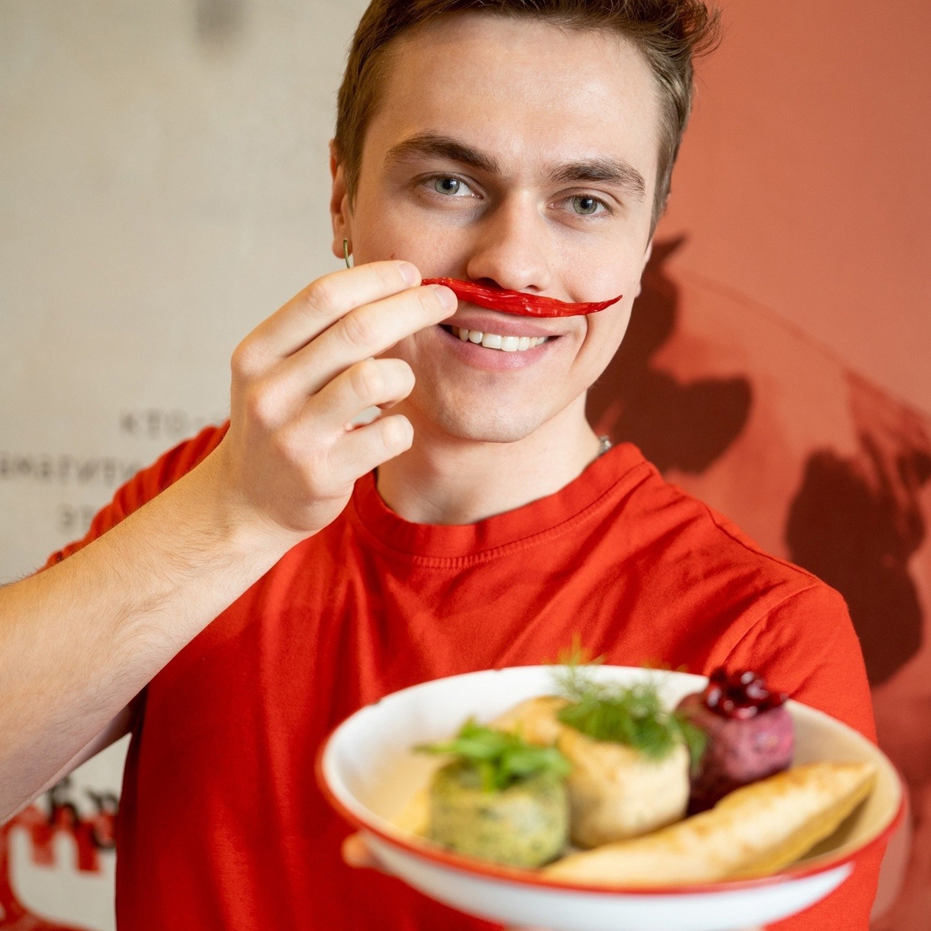 Виктор В. 183 см 24 года 102_92_104