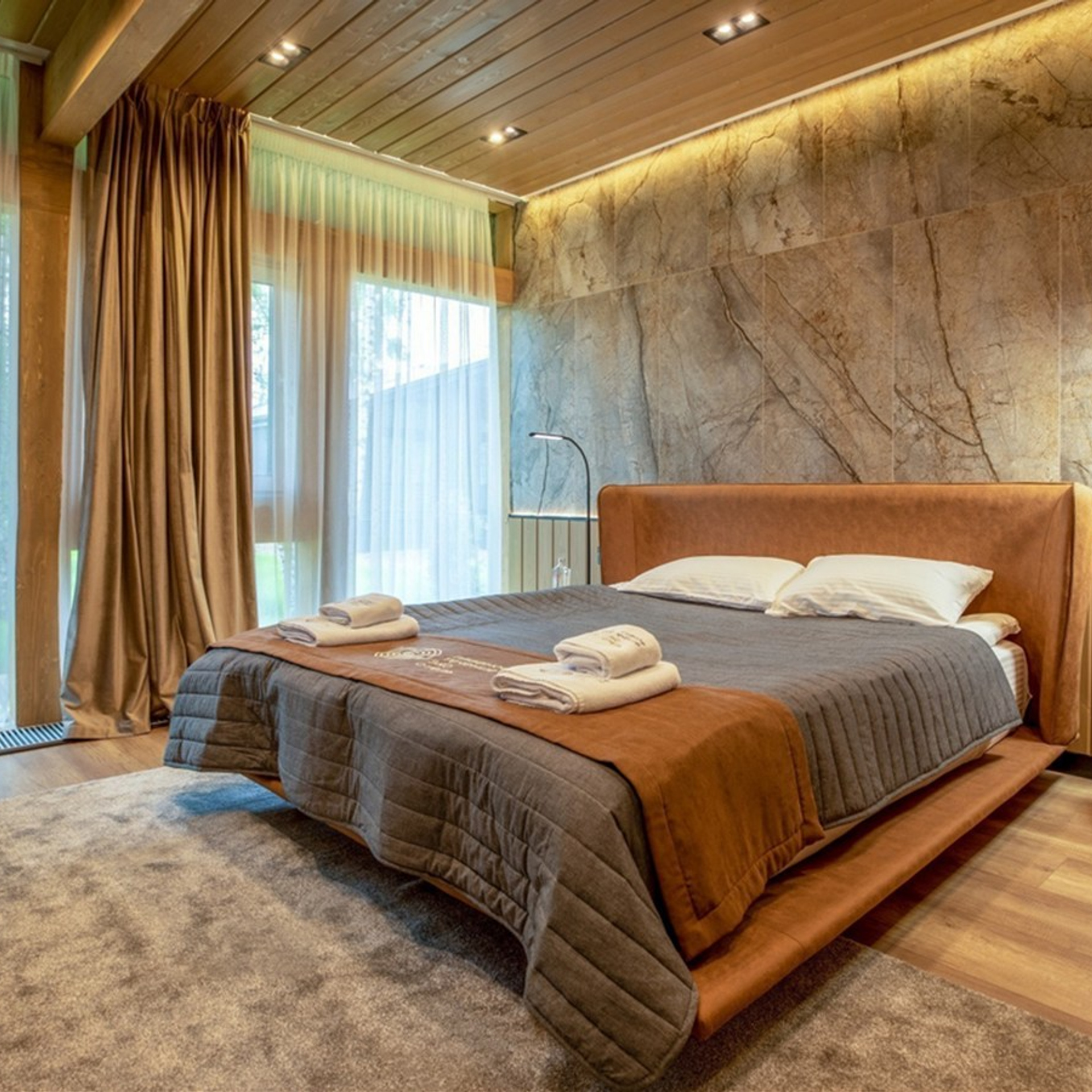 Стоимость фотосъемки недвижимости. Видеосъемка и фотосъемка свадеб. Фотограф и оператор на свадьбу. Видеосъемка подкастов, собственная видео-фотостудии. Предметная фотосъемка