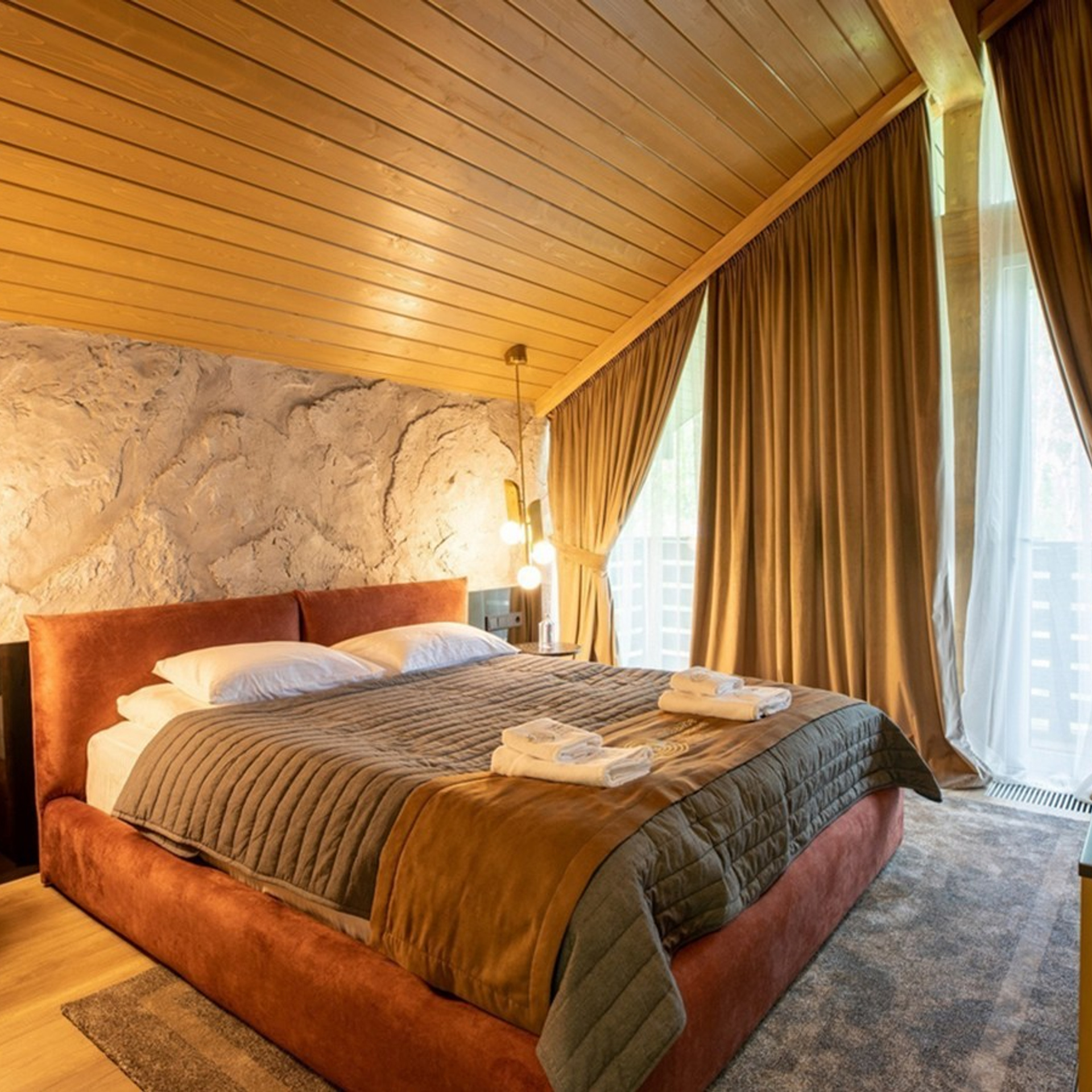 Стоимость фотосъемки недвижимости. Видеосъемка и фотосъемка свадеб. Фотограф и оператор на свадьбу. Видеосъемка подкастов, собственная видео-фотостудии. Предметная фотосъемка