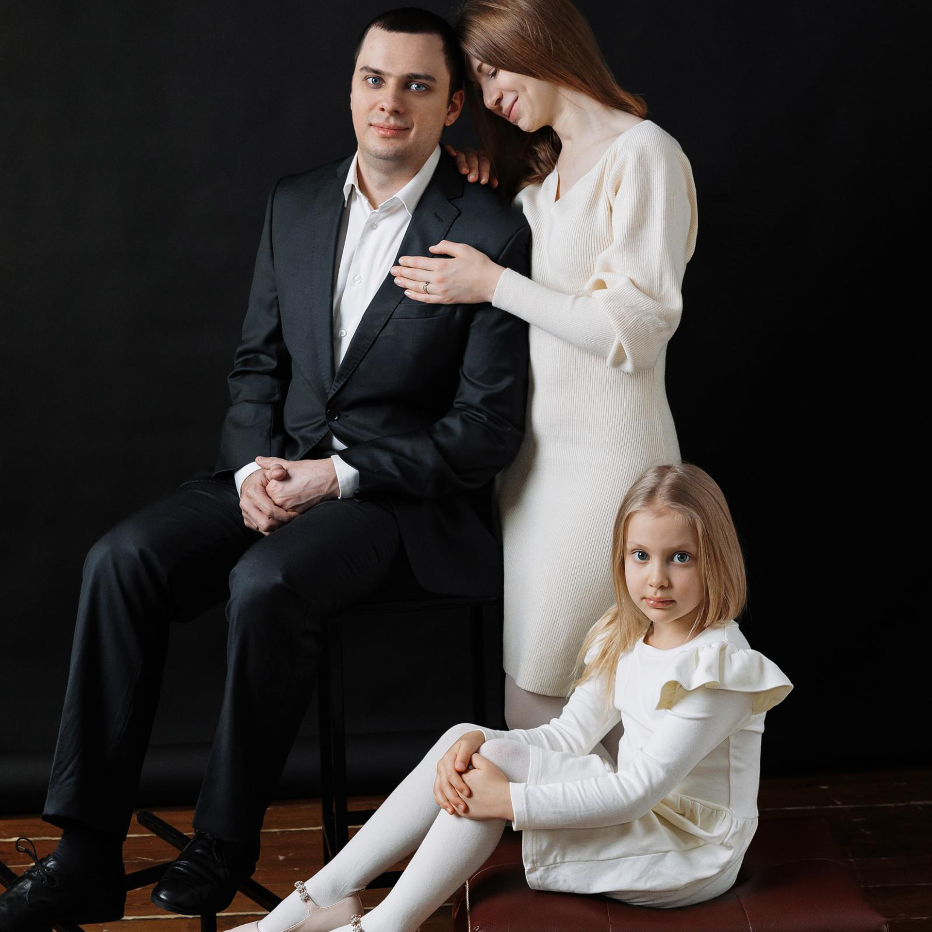 Семья в студии