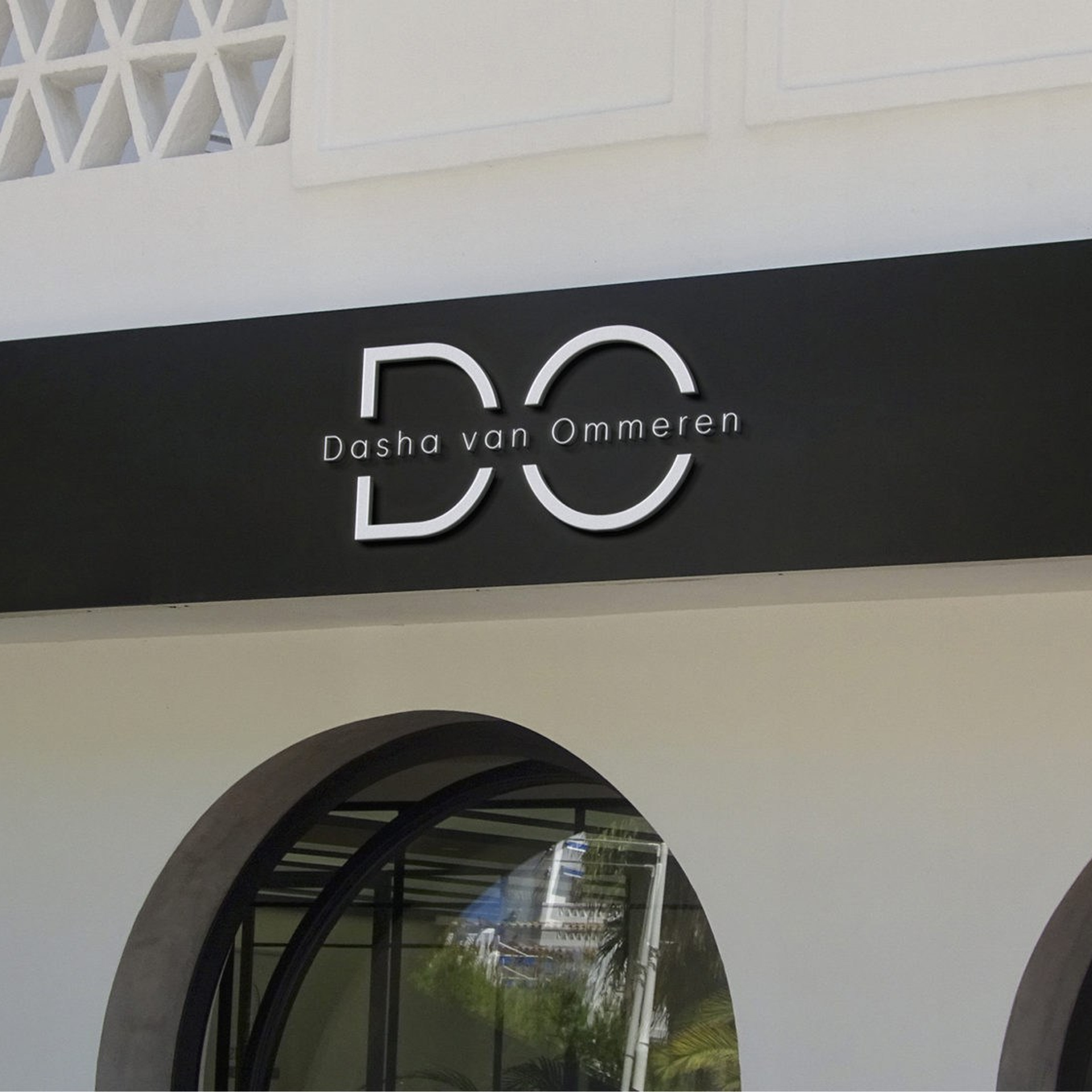 Контакты. Лина Ивахник, графический и бренд — дизайнер