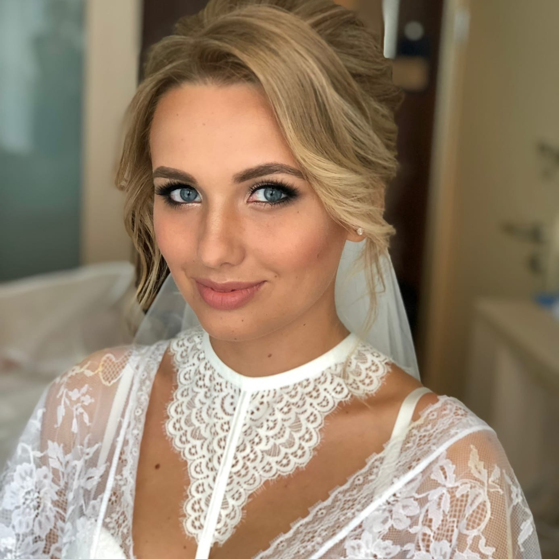 Портфолио свадебного стилиста, визажиста Кандаловой Елены. Салон свадебных стилистов