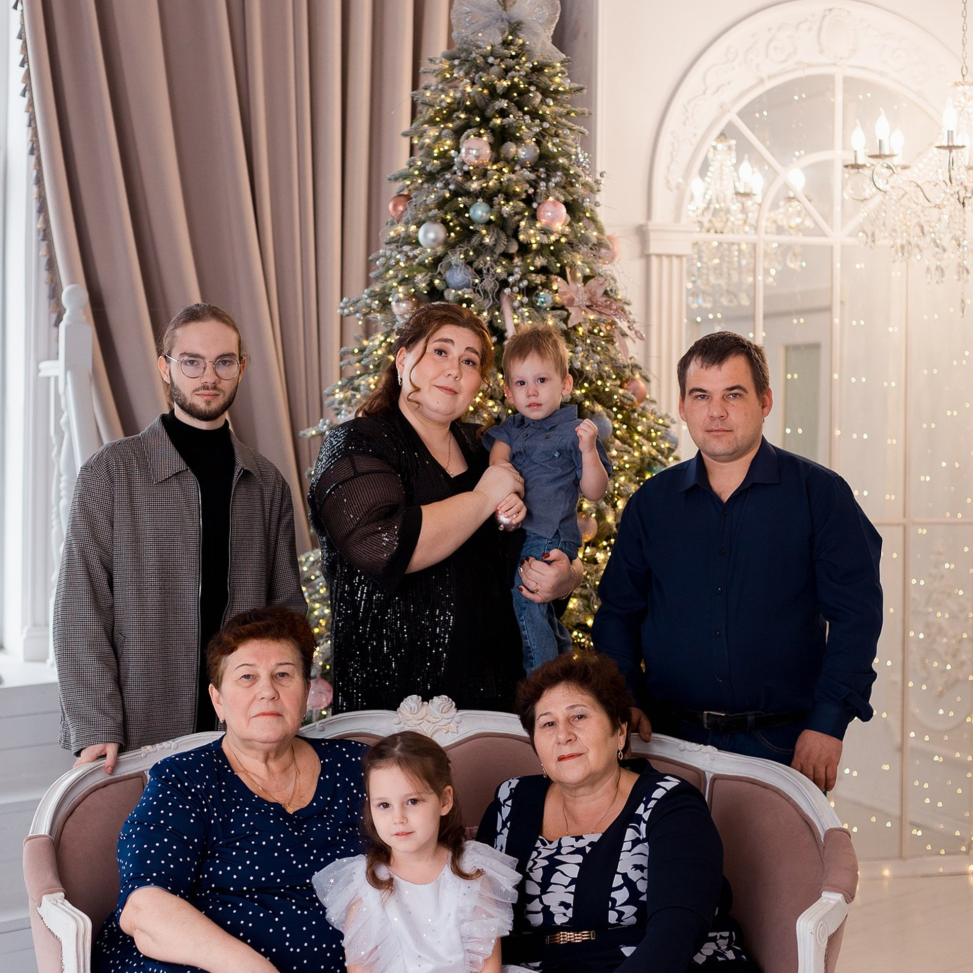 Новый год для большой семьи