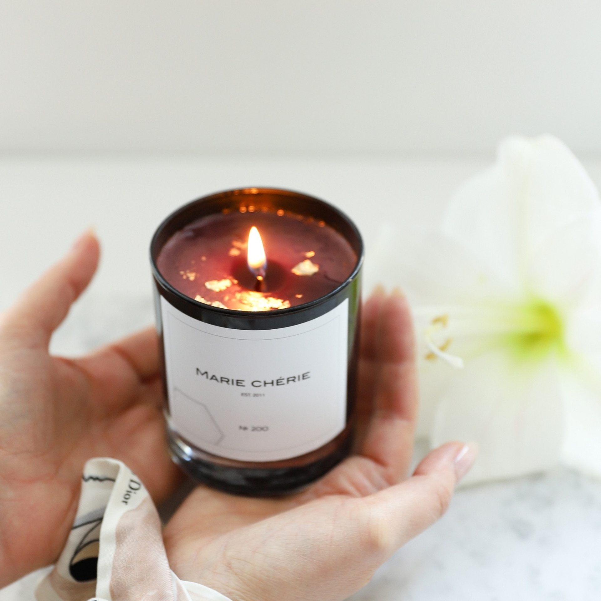 Свечи и спреи. ФОТОГРАФ ОКСАНА БРЭДШОУ