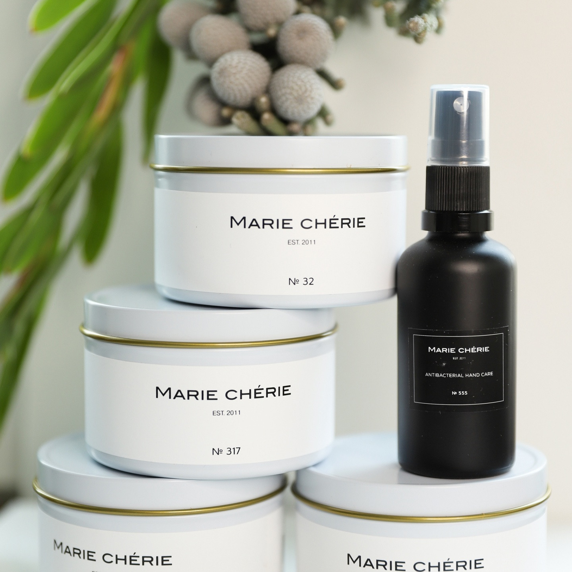 Свечи и спреи. ФОТОГРАФ ОКСАНА БРЭДШОУ