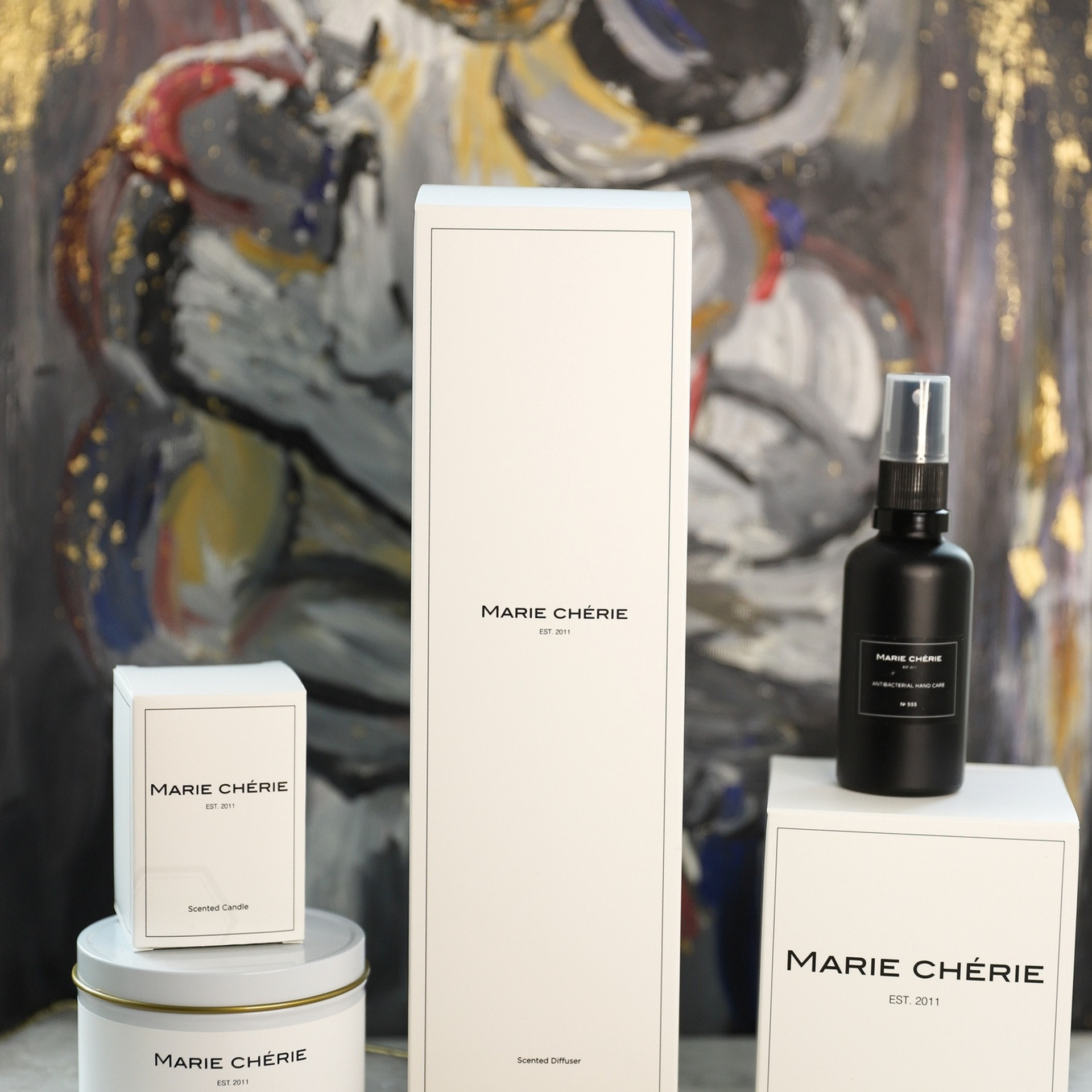 Свечи и спреи. ФОТОГРАФ ОКСАНА БРЭДШОУ