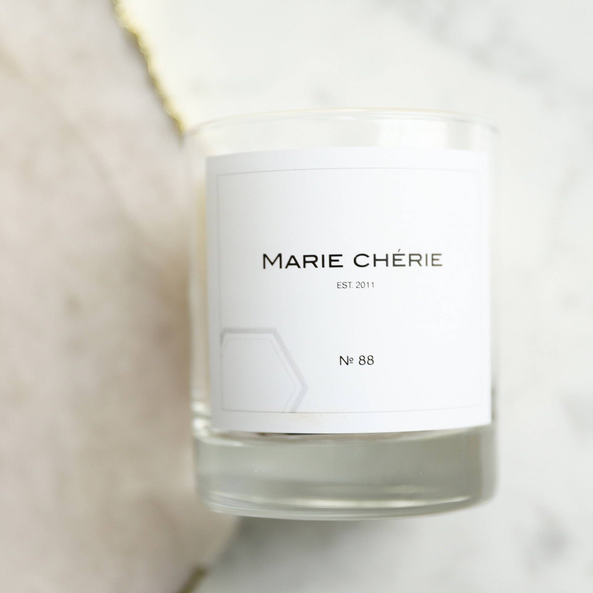 Свечи и спреи. ФОТОГРАФ ОКСАНА БРЭДШОУ