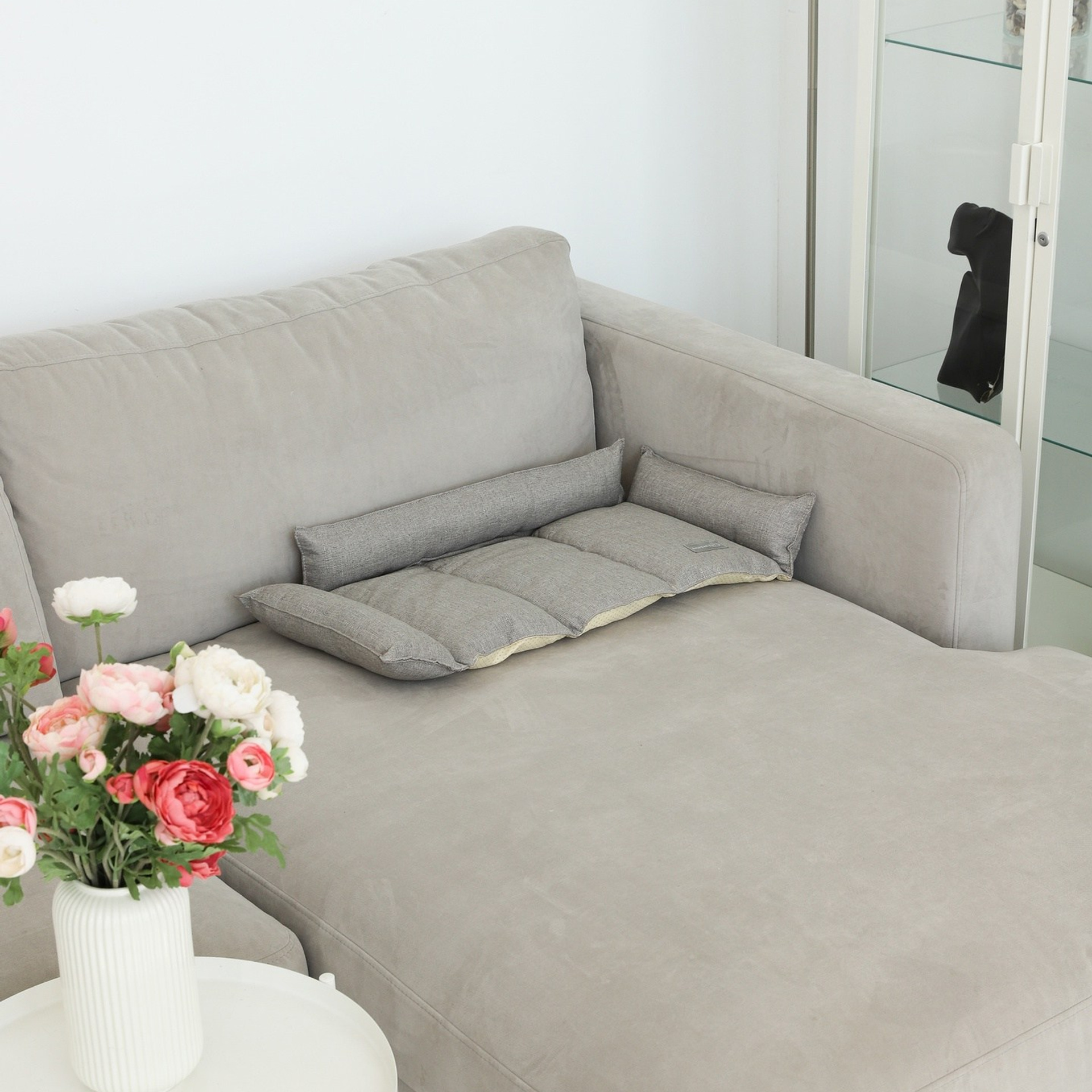 Лежак для кошек. ФОТОГРАФ ОКСАНА БРЭДШОУ