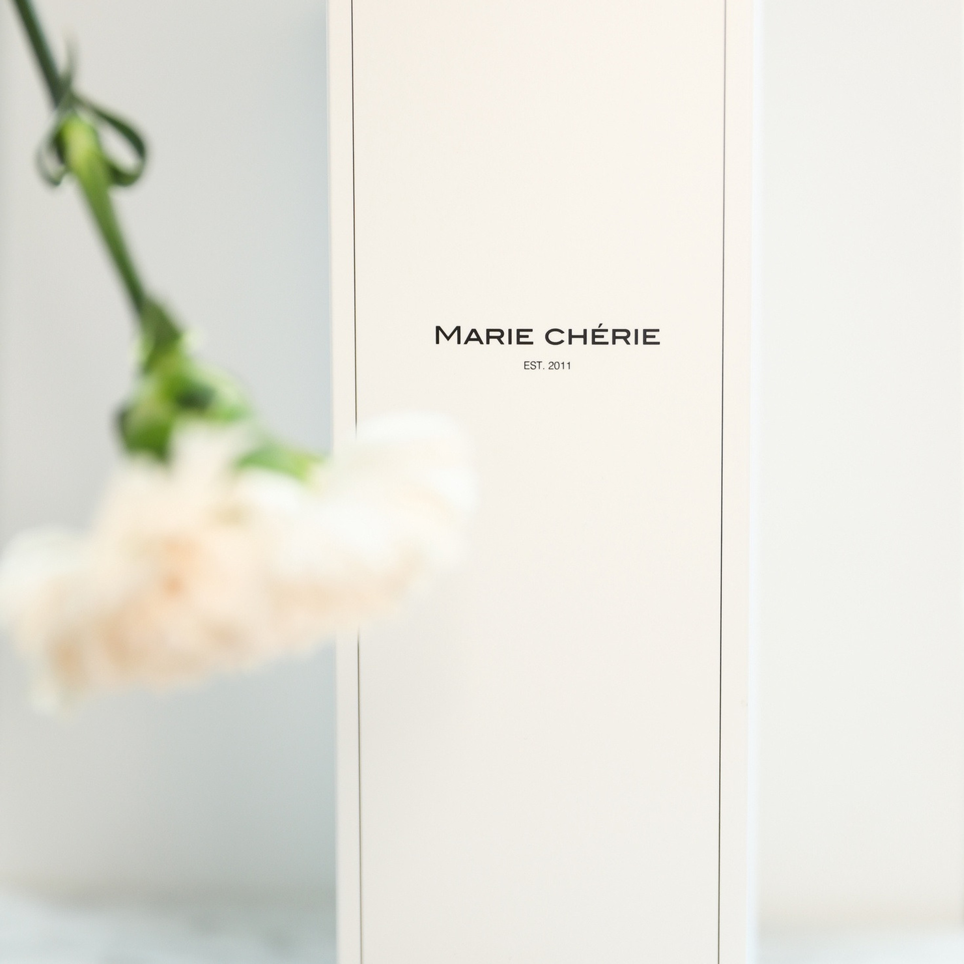 Свечи и спреи. ФОТОГРАФ ОКСАНА БРЭДШОУ