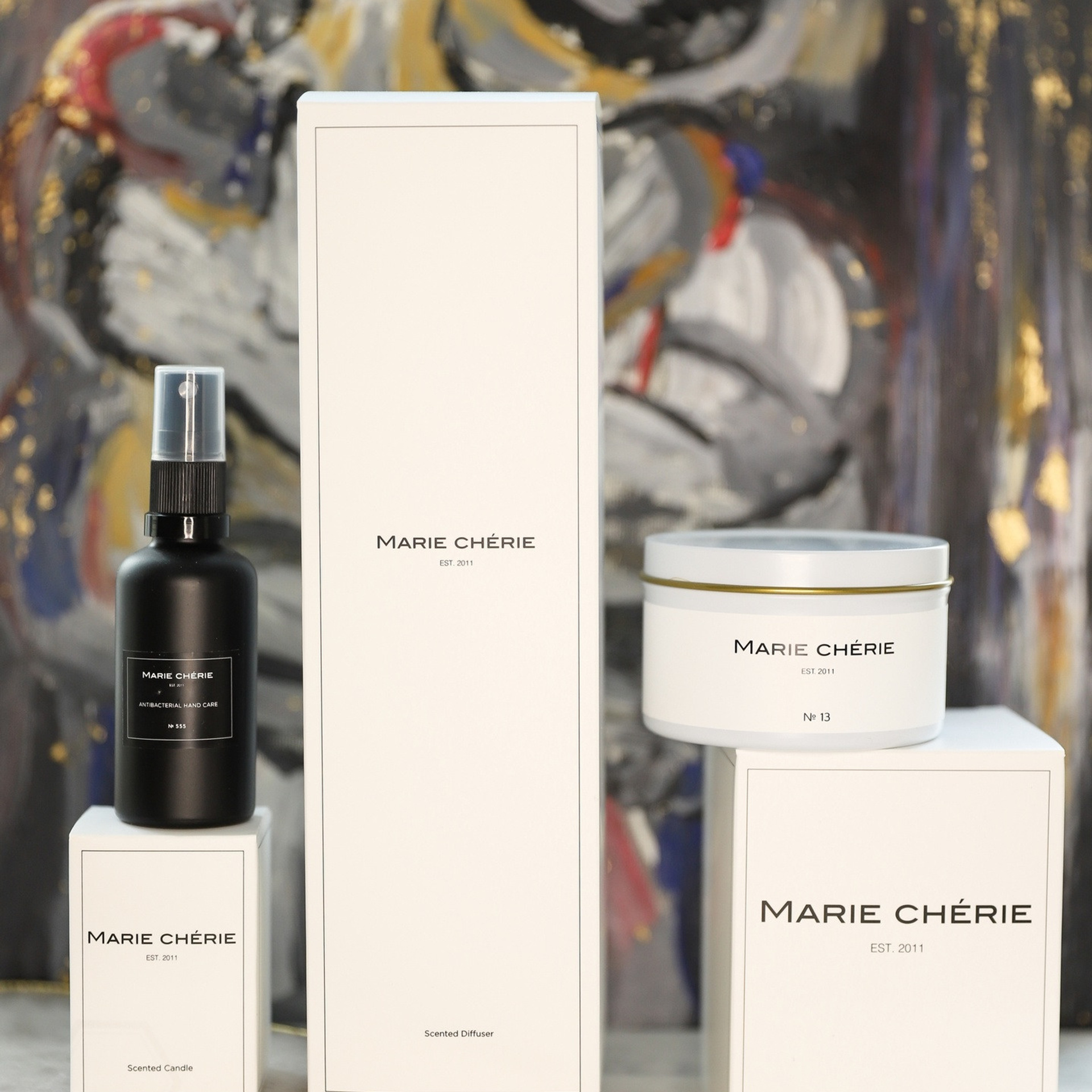 Свечи и спреи. ФОТОГРАФ ОКСАНА БРЭДШОУ