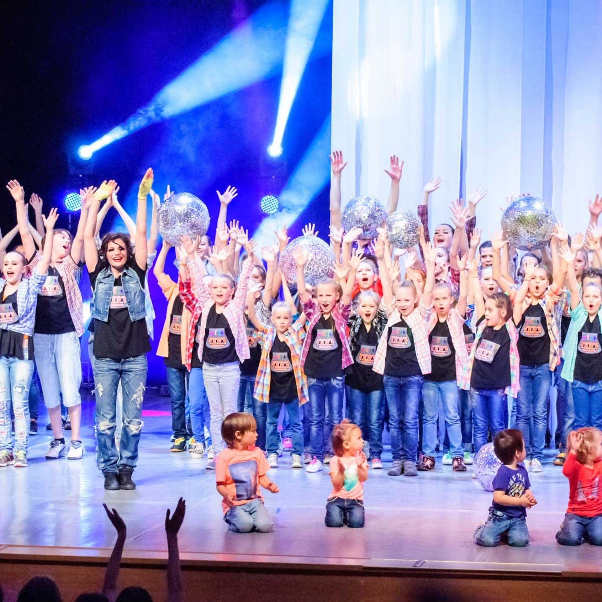 МАЙ 2015 (Юбилей Е.Т.). Взгляд через объектив