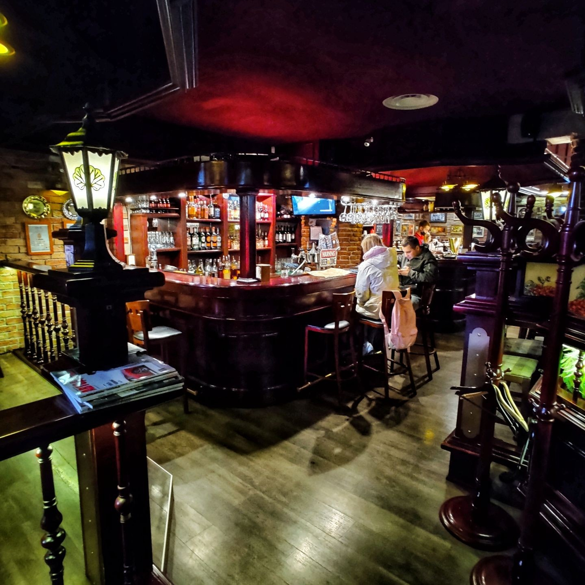 Интерьер пивного ресторана «У Гашека» в Калининграде