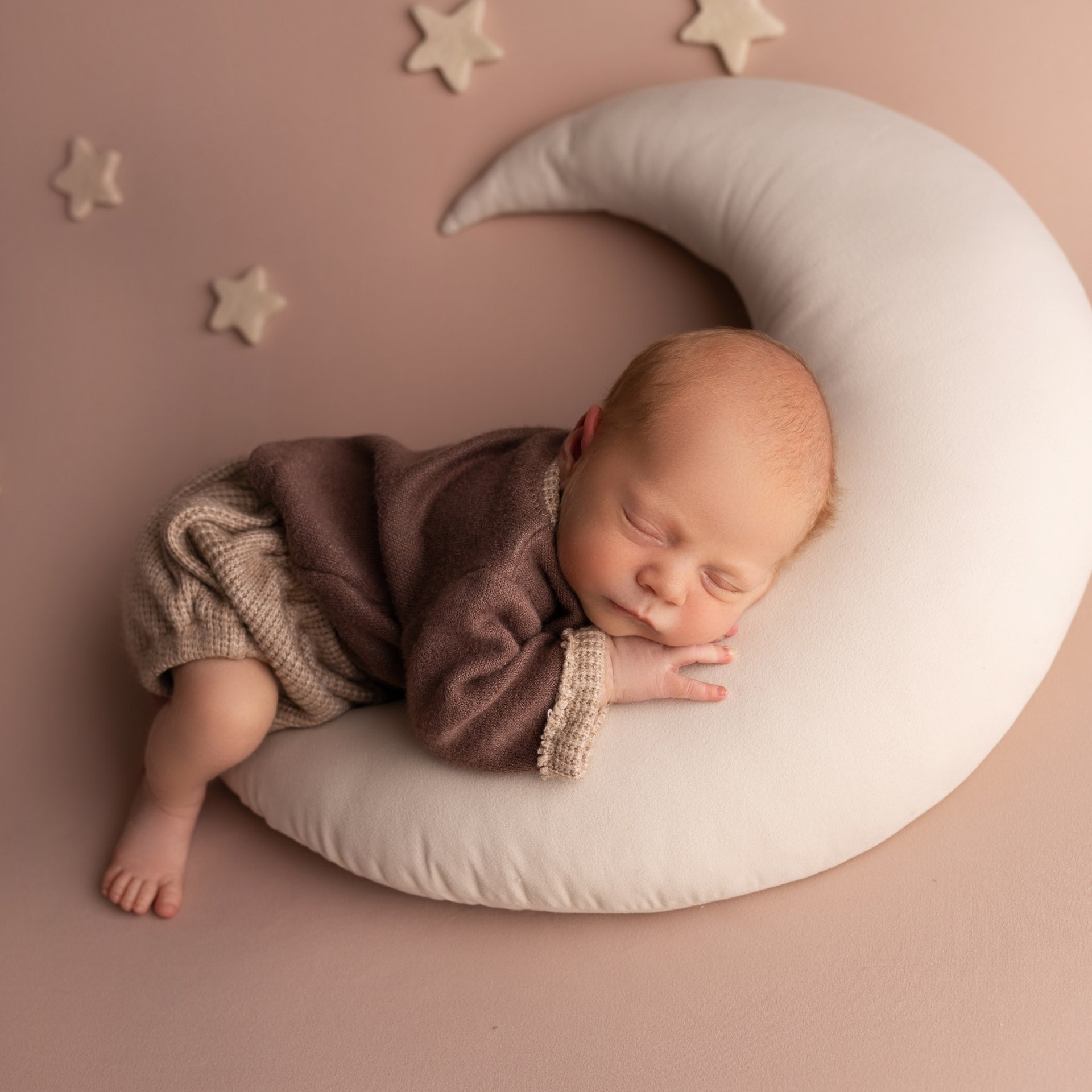 Отзывы родителей о фотосъемке малышей в Омской области. Лучше чем у Столярова. Фотограф новорожденных малышей в Омске и Омской области Эльвира Камаева