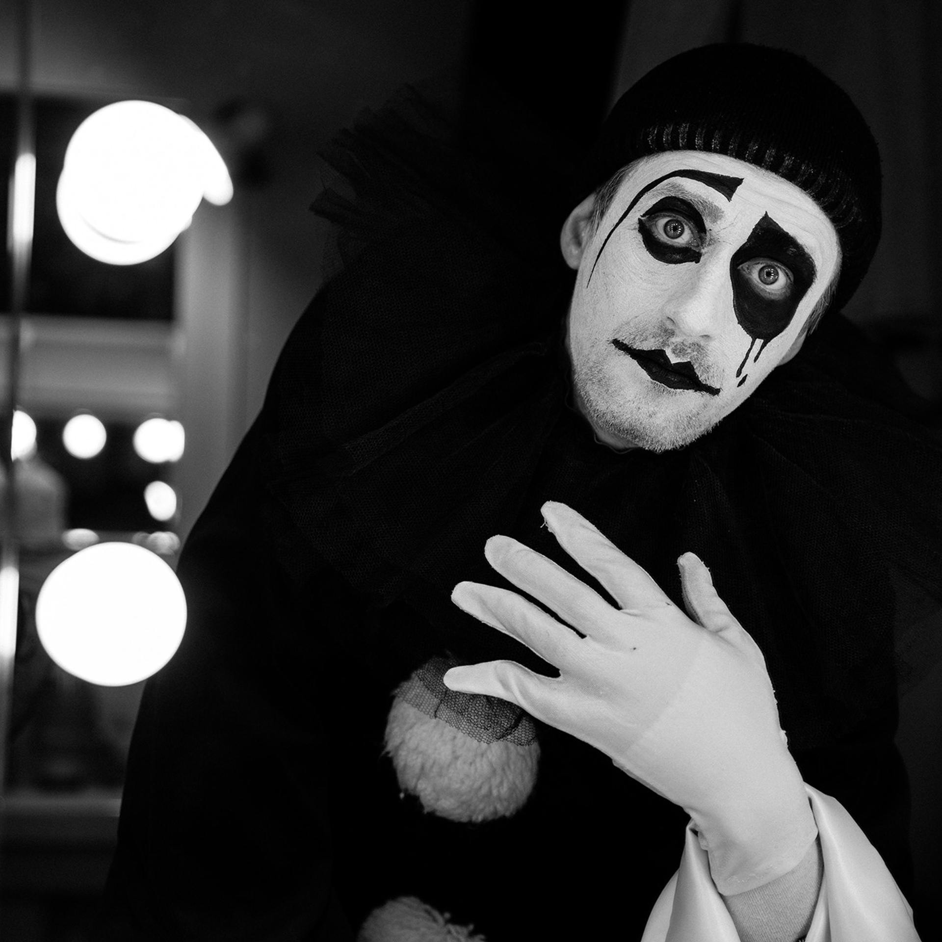 Закулисье спектакля «Дни Турбиных» в Театре Мастерская