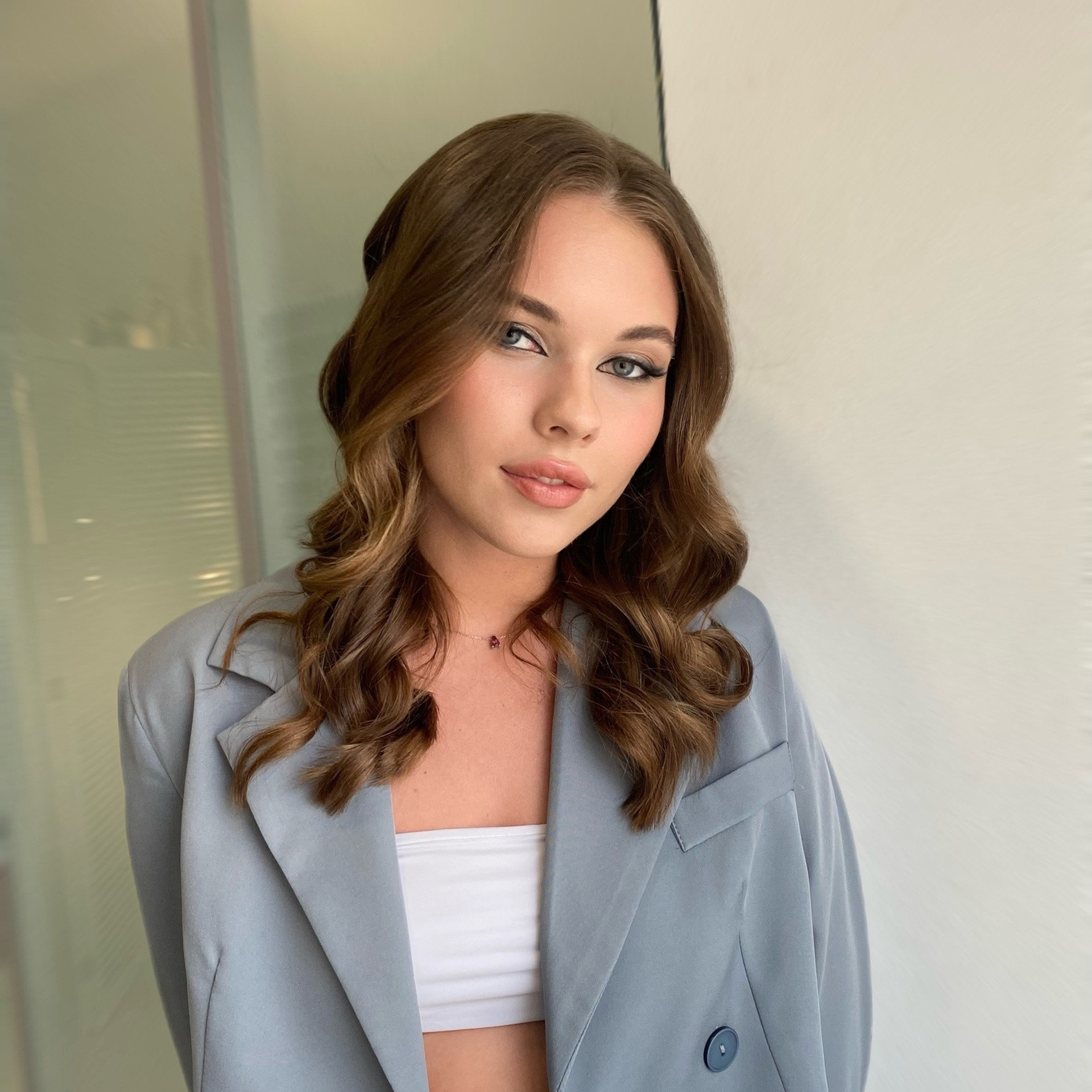 ОТЗЫВЫ. СВАДЕБНЫЙ ВИЗАЖИСТ-СТИЛИСТ В МОСКВЕ ПРИЧЕСКИ МАКИЯЖ БРОВИ ВЫЕЗД