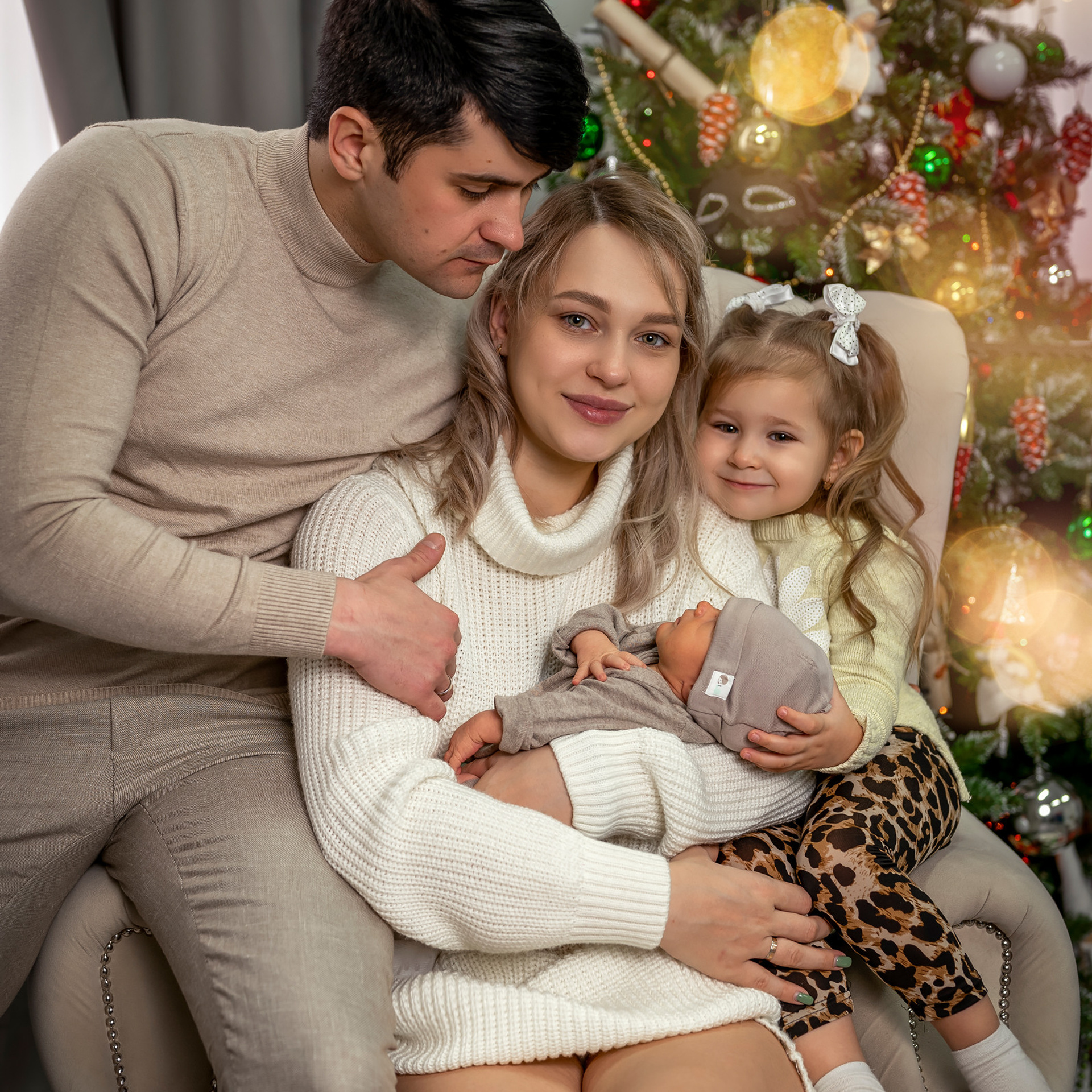 АНАСТАСИЯ, ДМИТРИЙ, МИЯ, МАРК