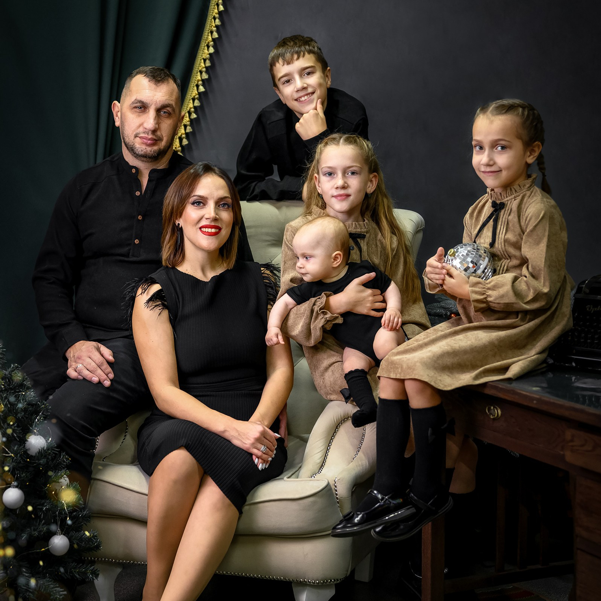 БОЛЬШАЯ СЕМЬЯ