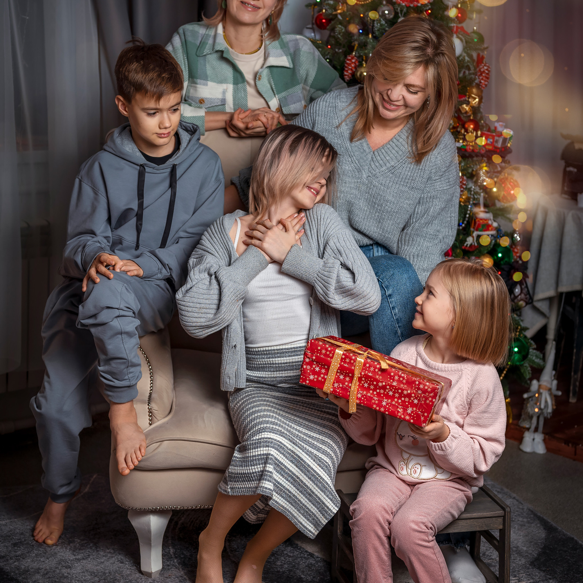 Наталья, Ольга, Ксюша, Анна, Максим