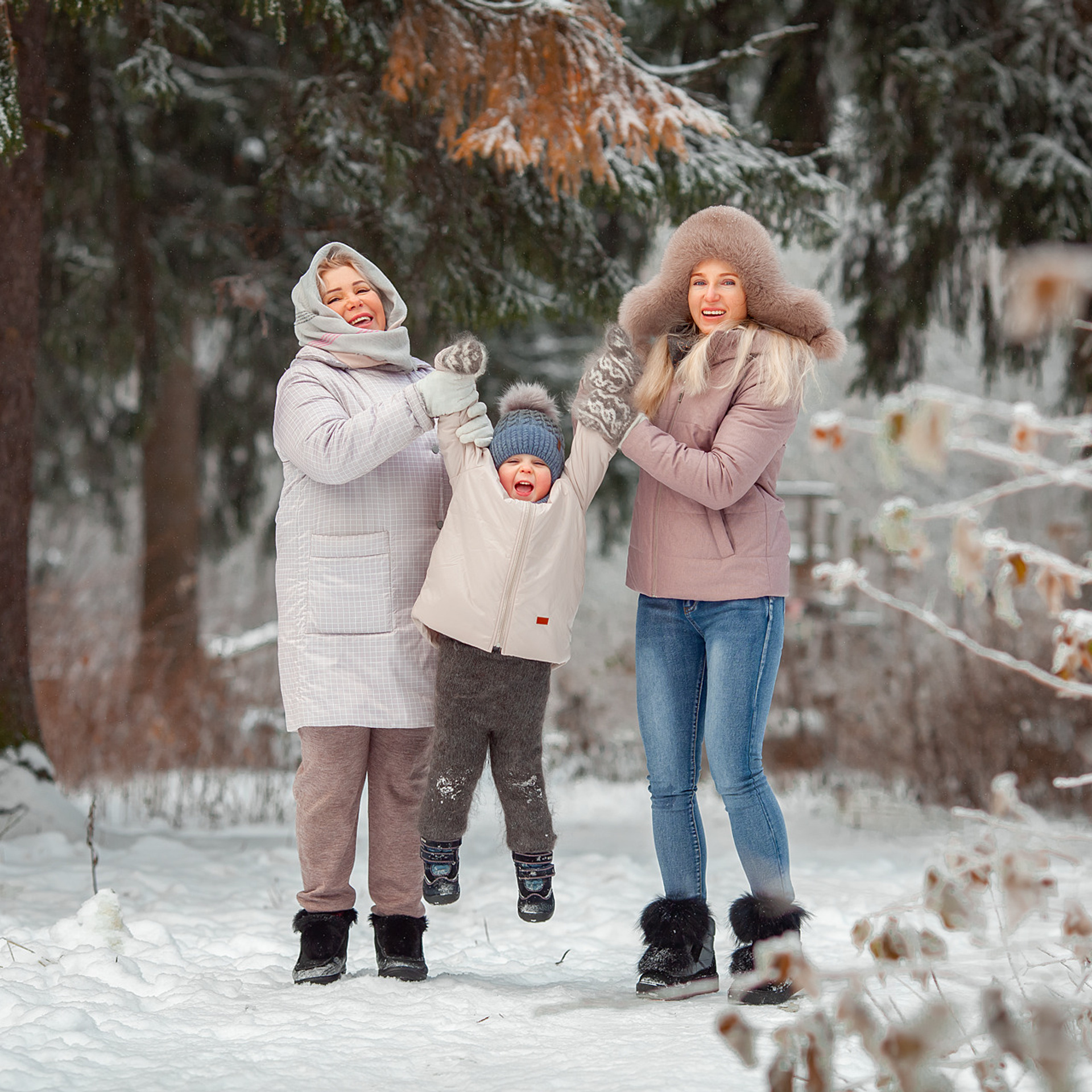Наталья, Галина, Виктор