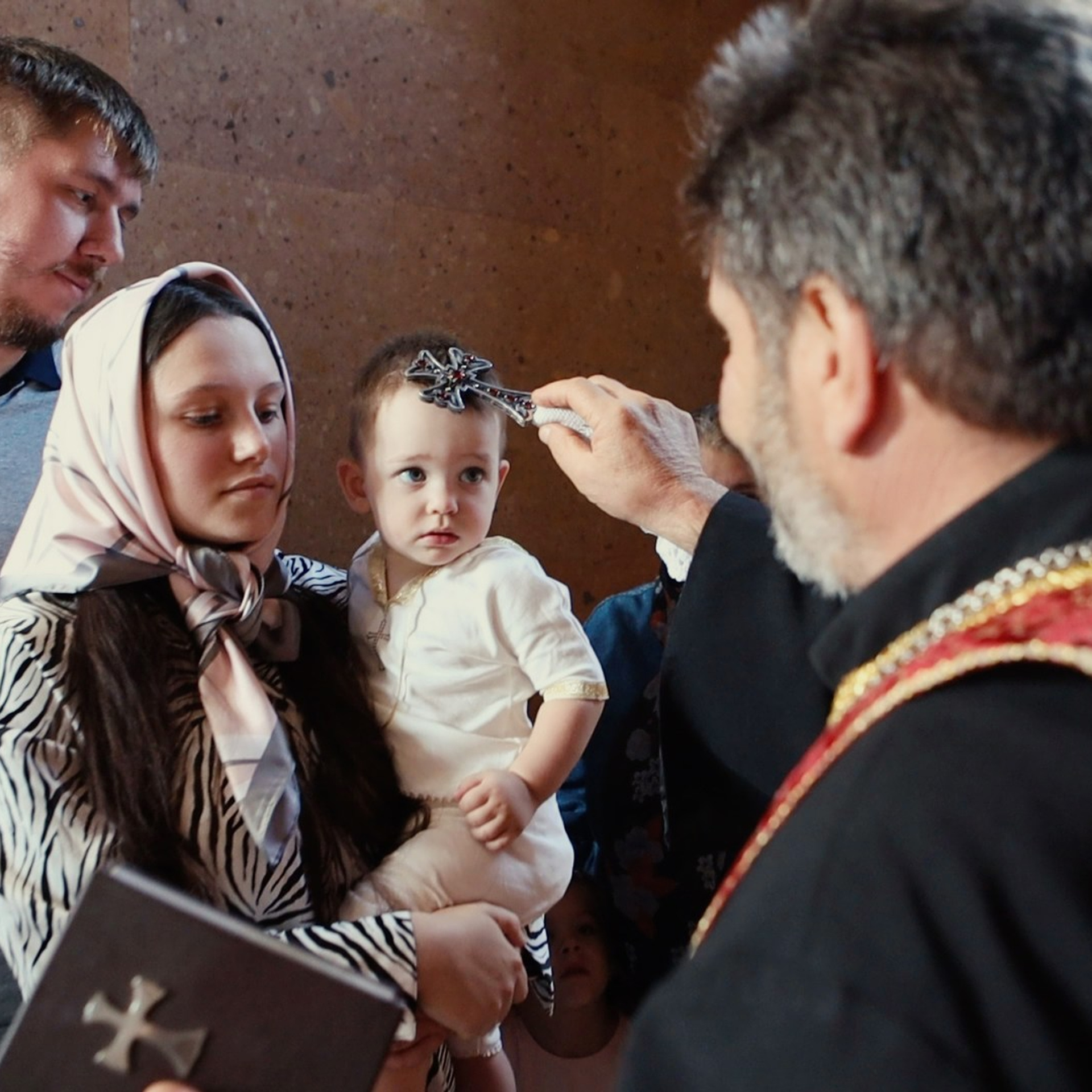 Таинство Крещения в Армянской церкви. Коммерческий фотограф Яна Беличенко Анапа Краснодарский край
