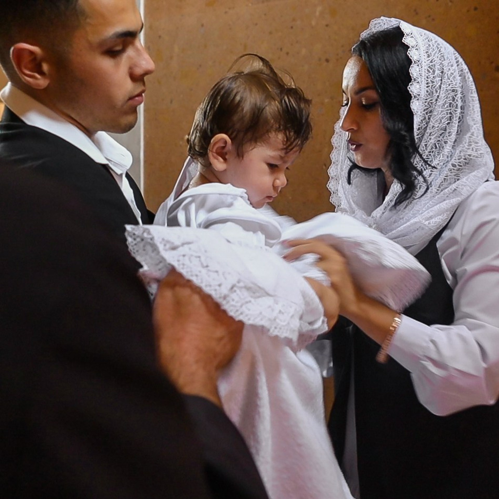 Таинство Крещения в Армянской церкви. Коммерческий фотограф Яна Беличенко Анапа Краснодарский край