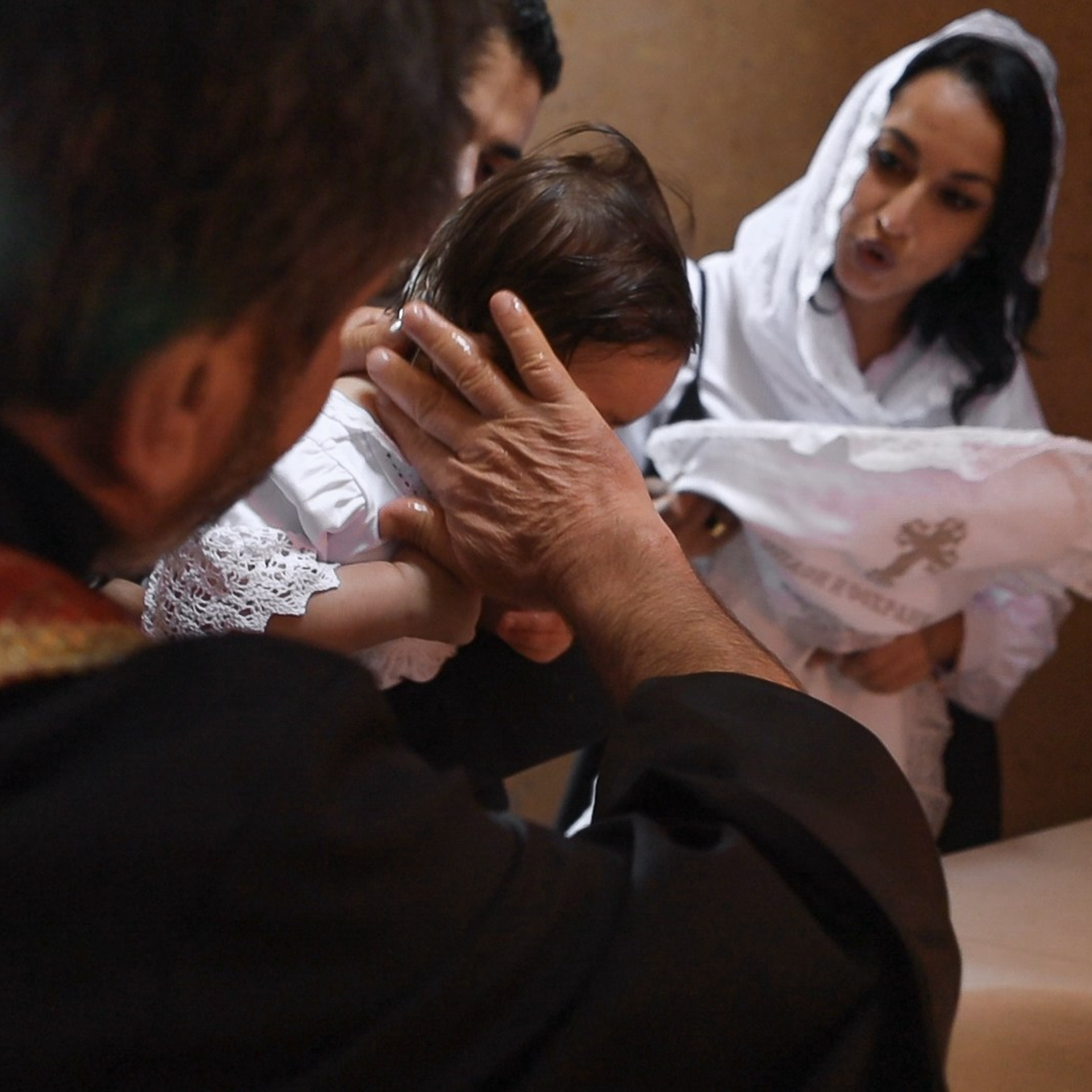 Таинство Крещения в Армянской церкви. Коммерческий фотограф Яна Беличенко Анапа Краснодарский край