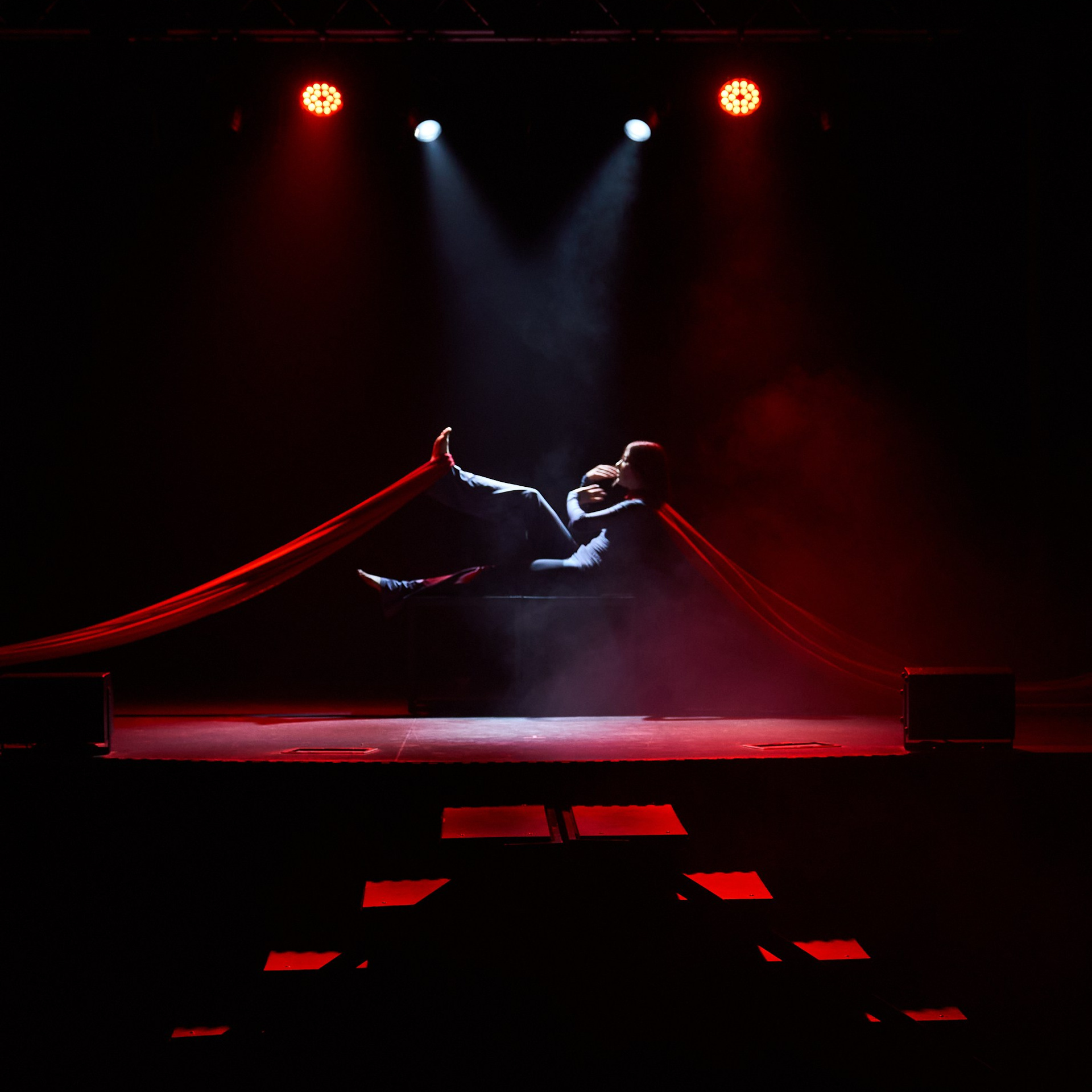 Спектакль «Да» МТБЦ Пилот. Александр Сазонов Красноярск