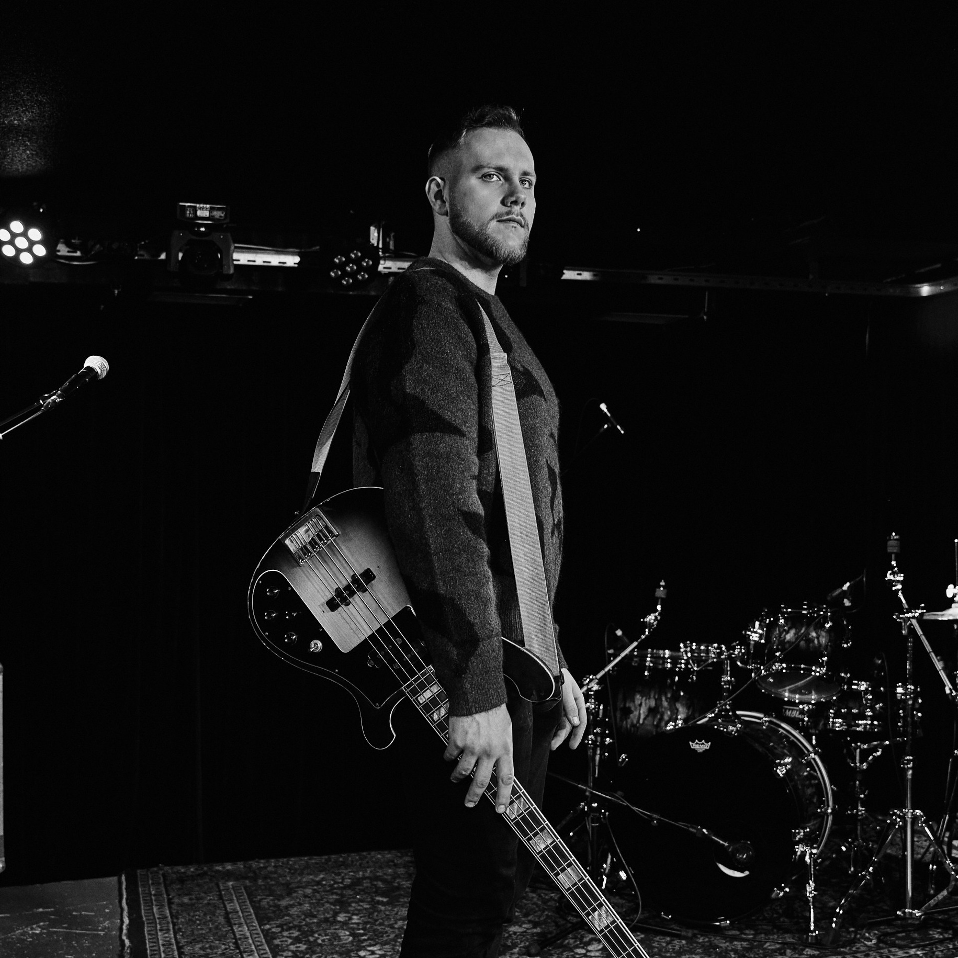 Кто включил музыку?. Александр Сазонов Красноярск