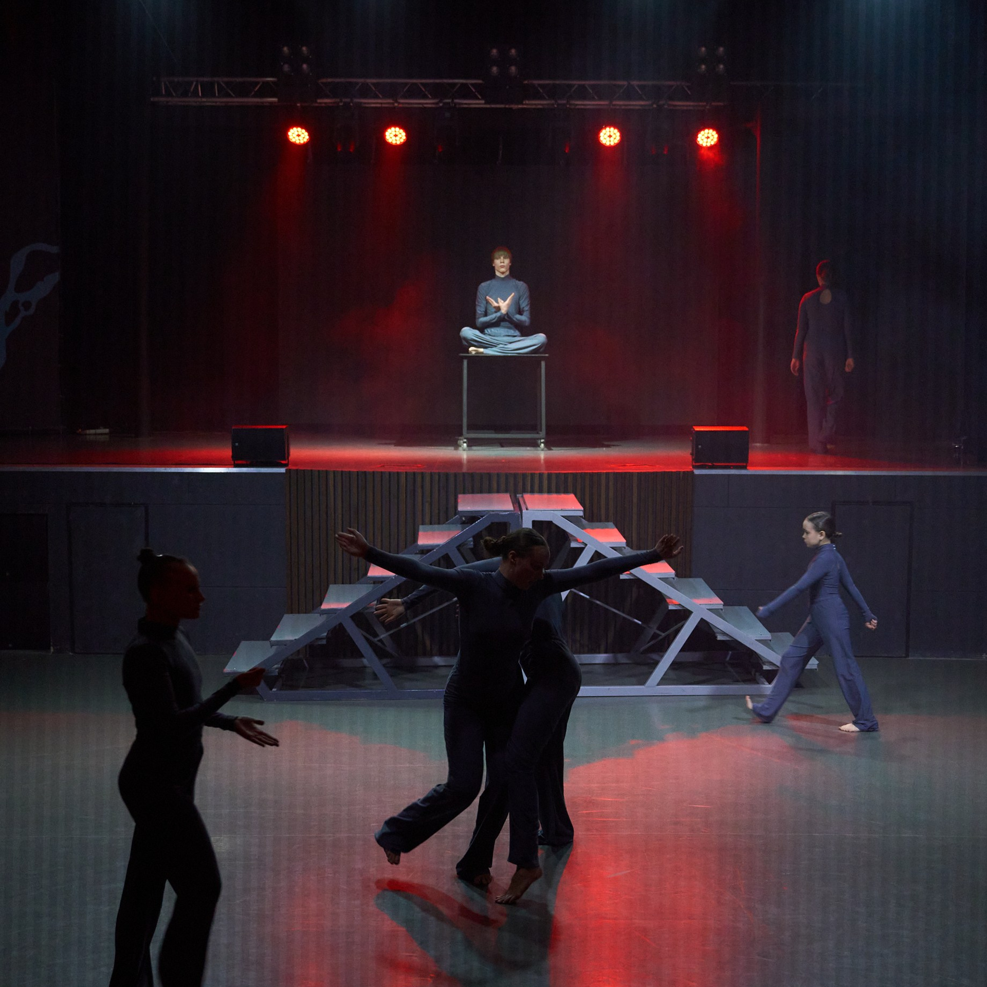 Спектакль «Да» МТБЦ Пилот. Александр Сазонов Красноярск