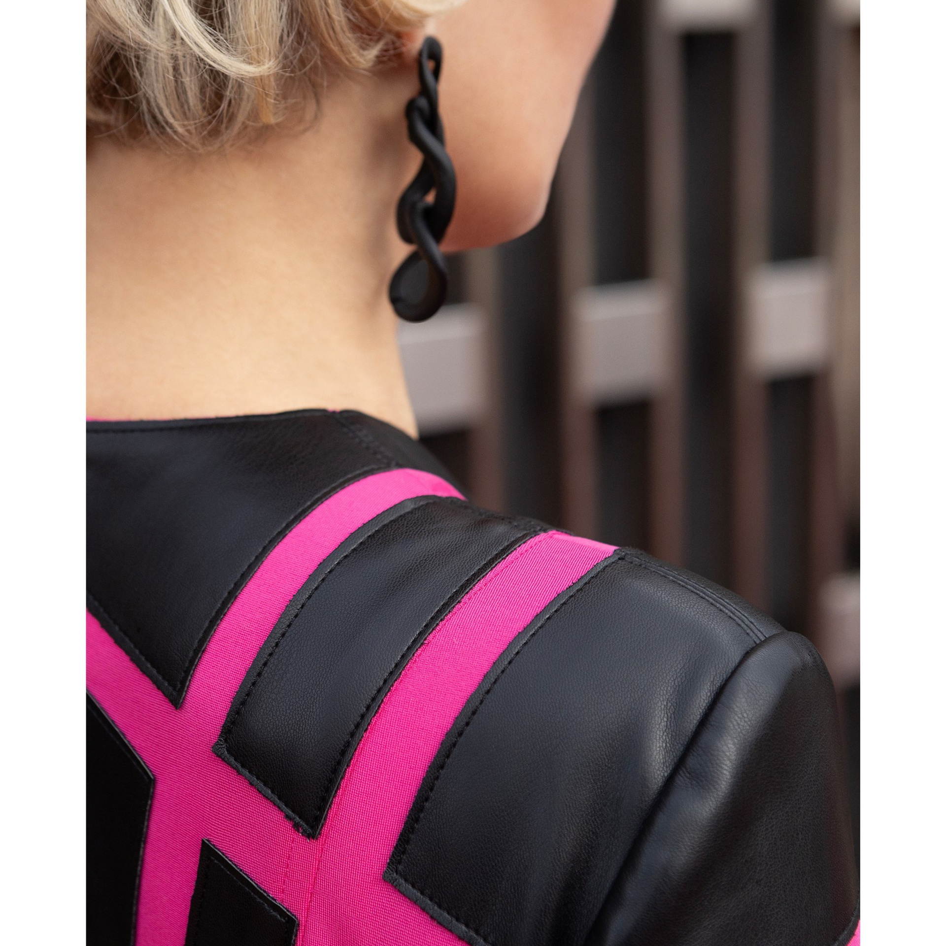 качественная строчка и ткань от бренда "Варнак"