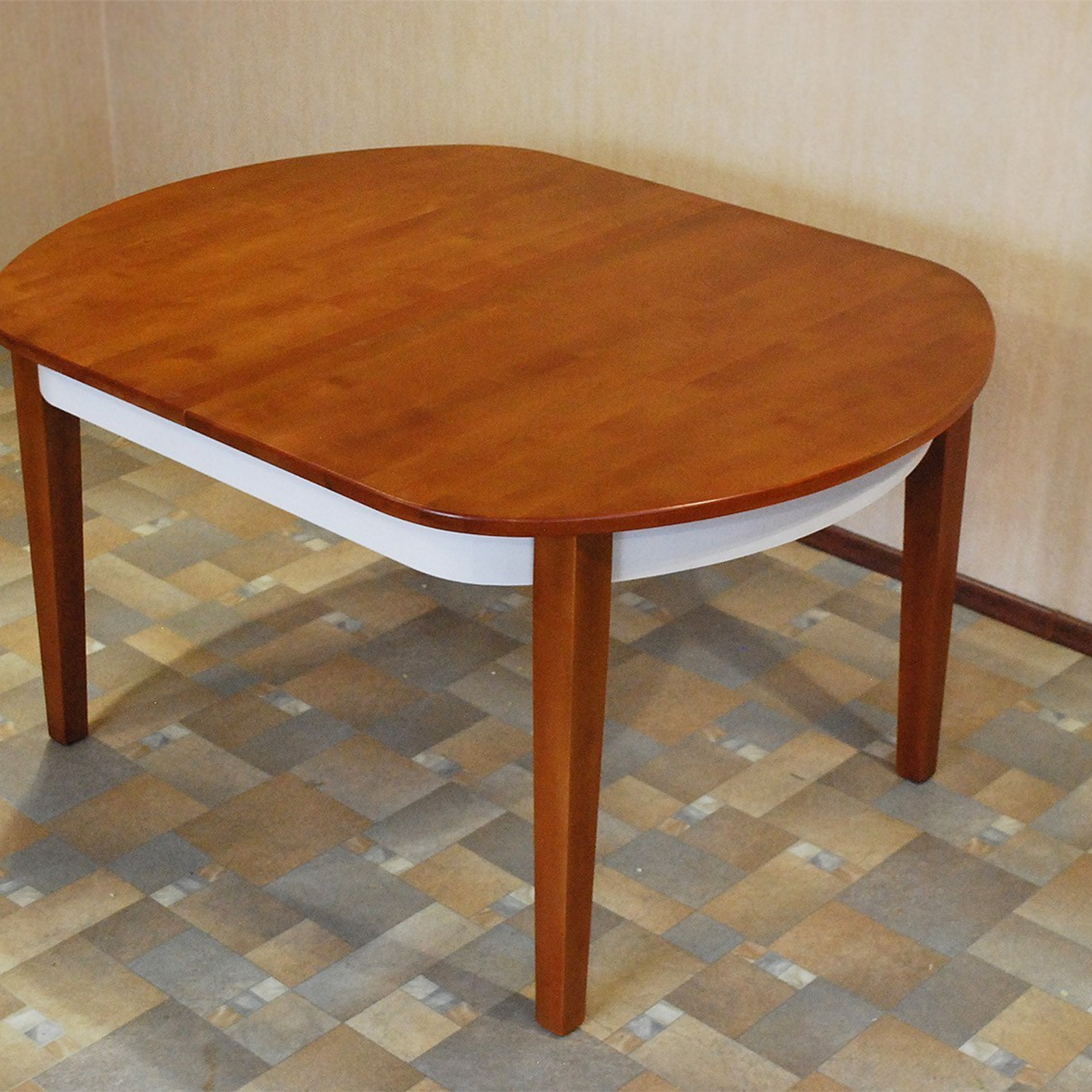 Стол круглый. Стильная домашняя мебель