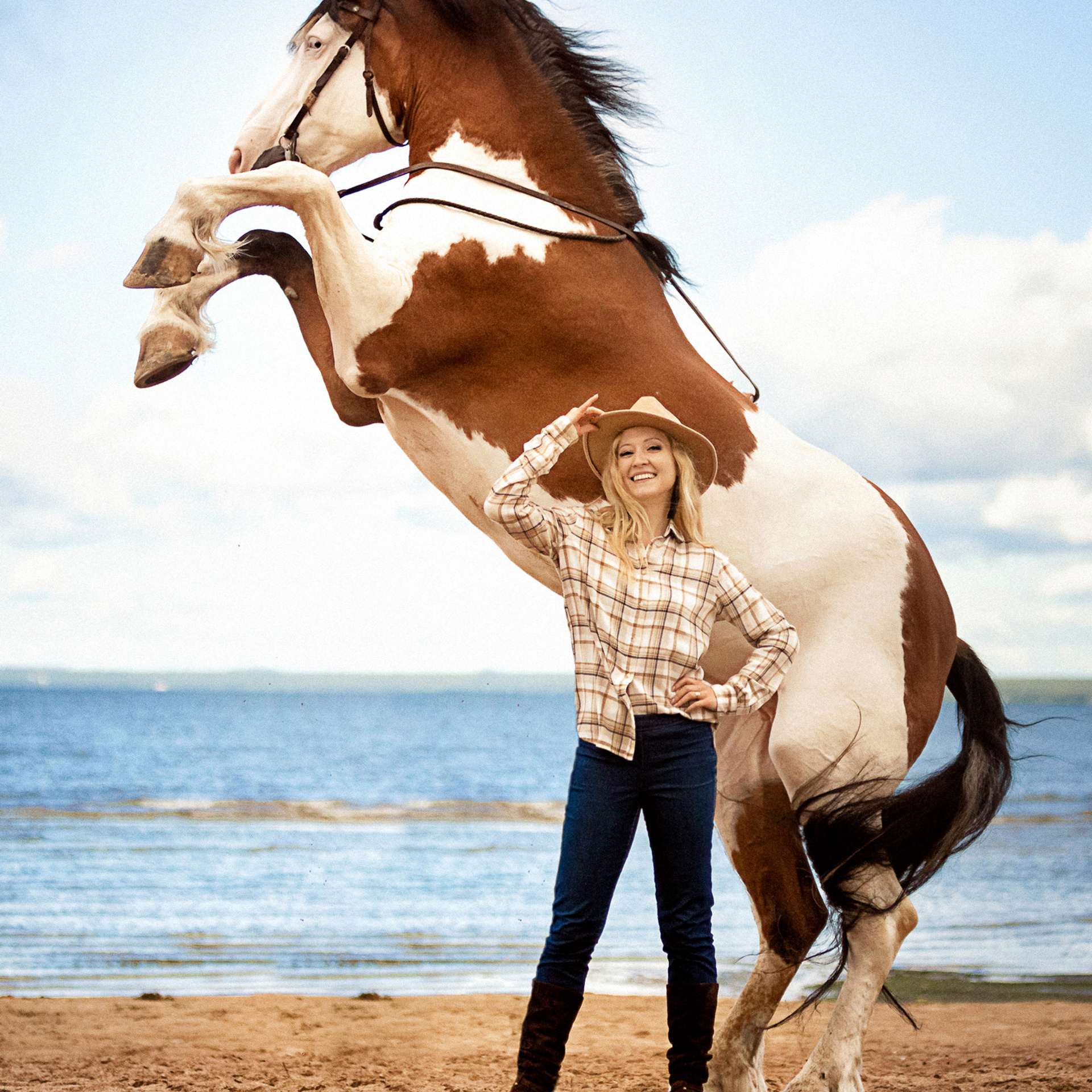 Анна и Лола