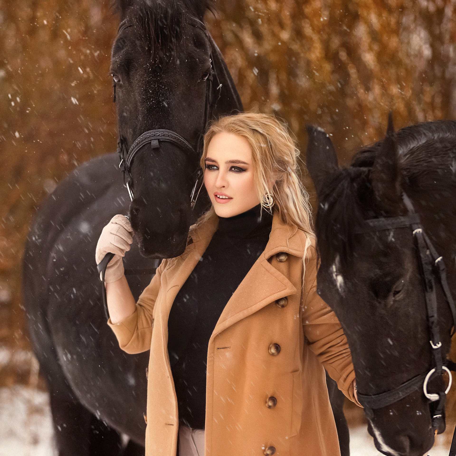 Съемка в дождь_Света и две вороных лошади