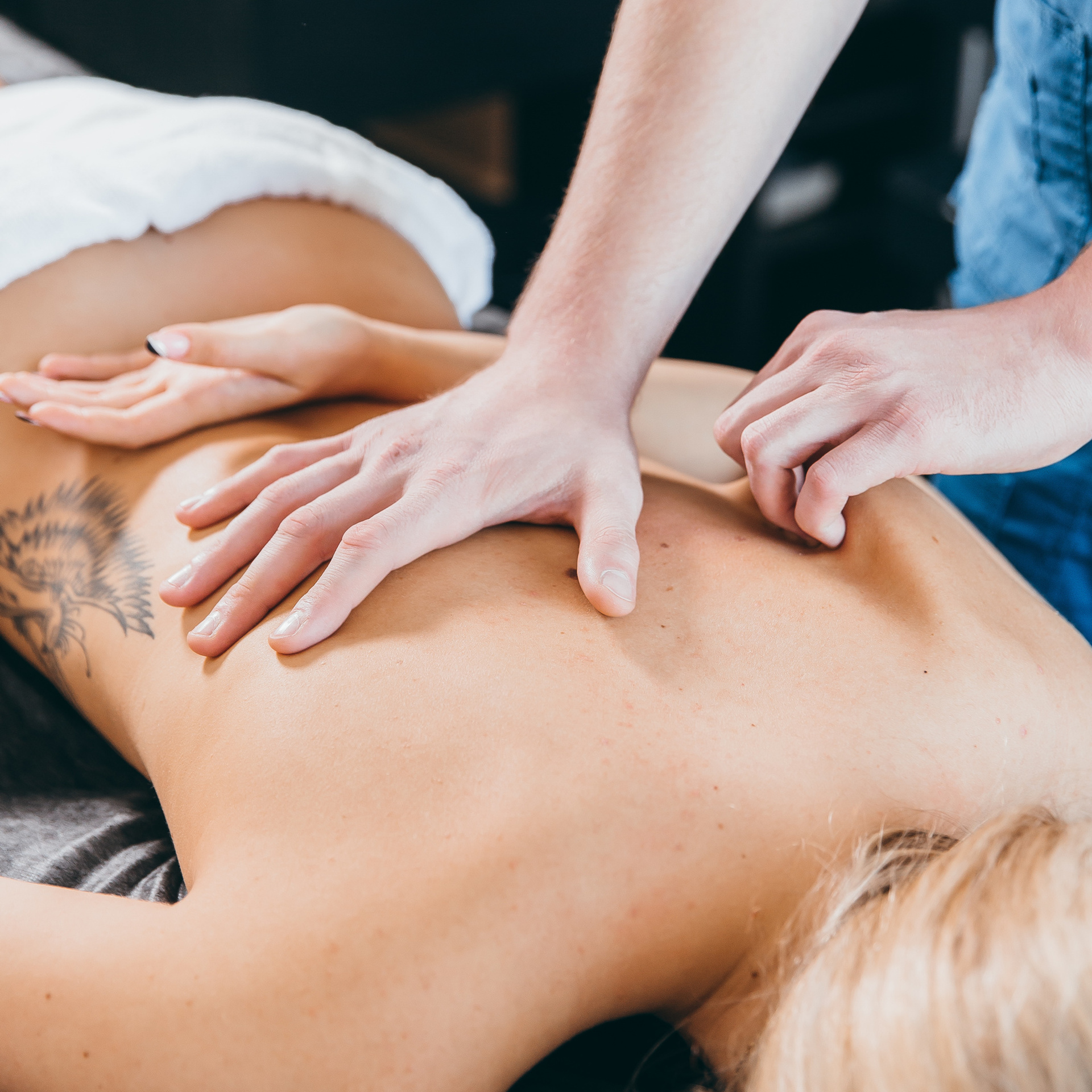 Иван — массажист