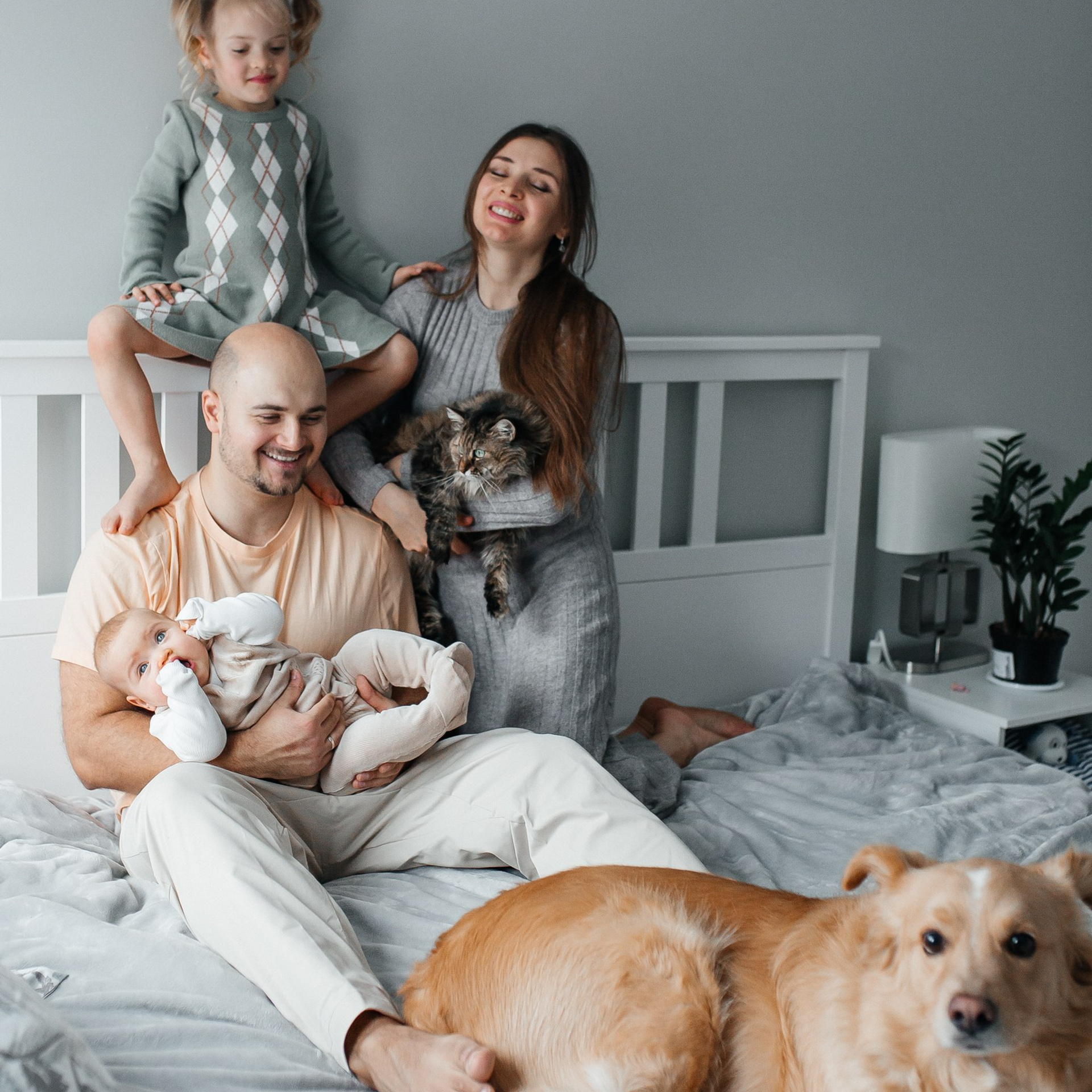 Ира, Илья, Аюша, Уми, Лу и Мия