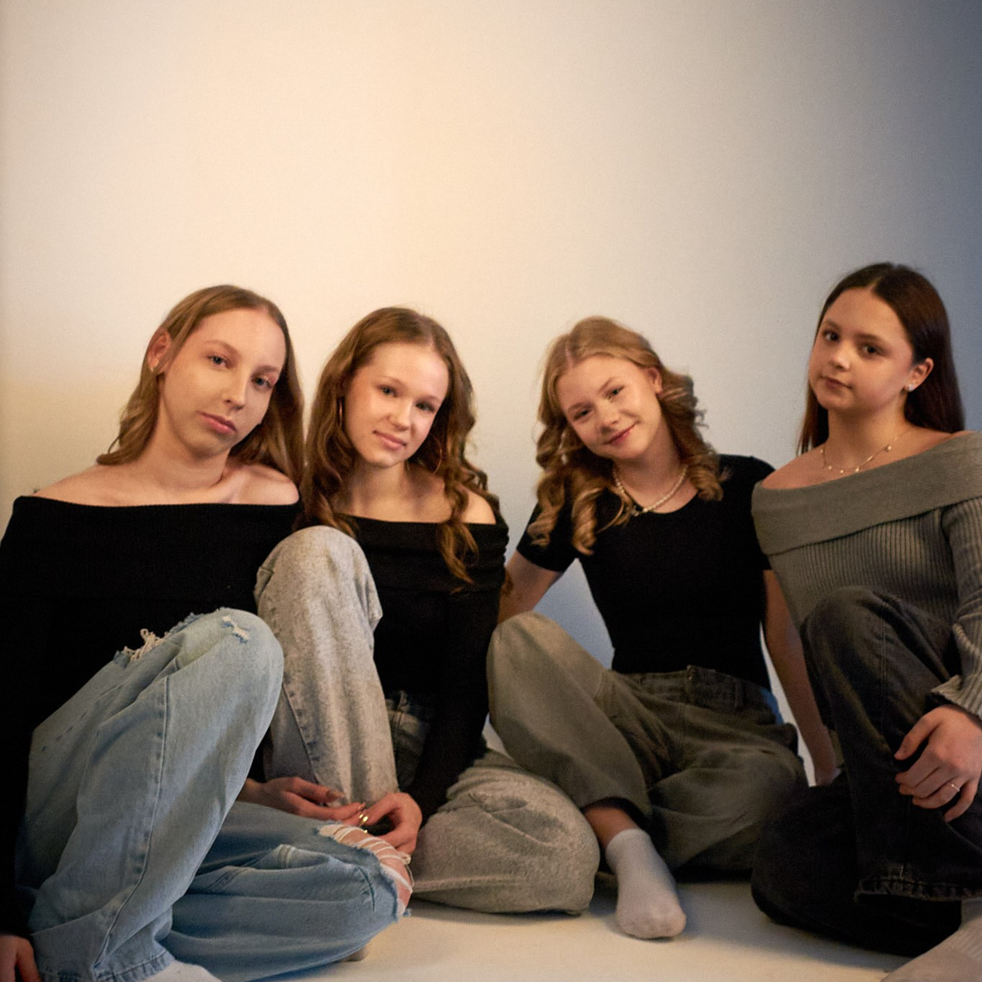 Girlsss. Дизайнер, студийный и репортажный фотограф в Москве Мария Кузнецова