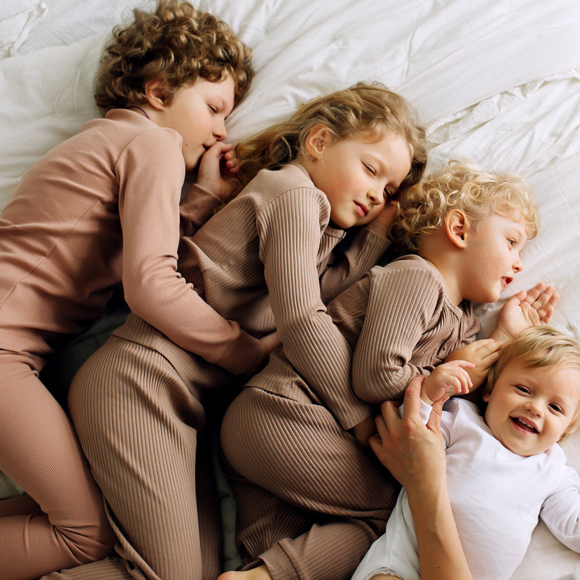 ВАНЯ, МАРЬЯ, САША, ВОВА