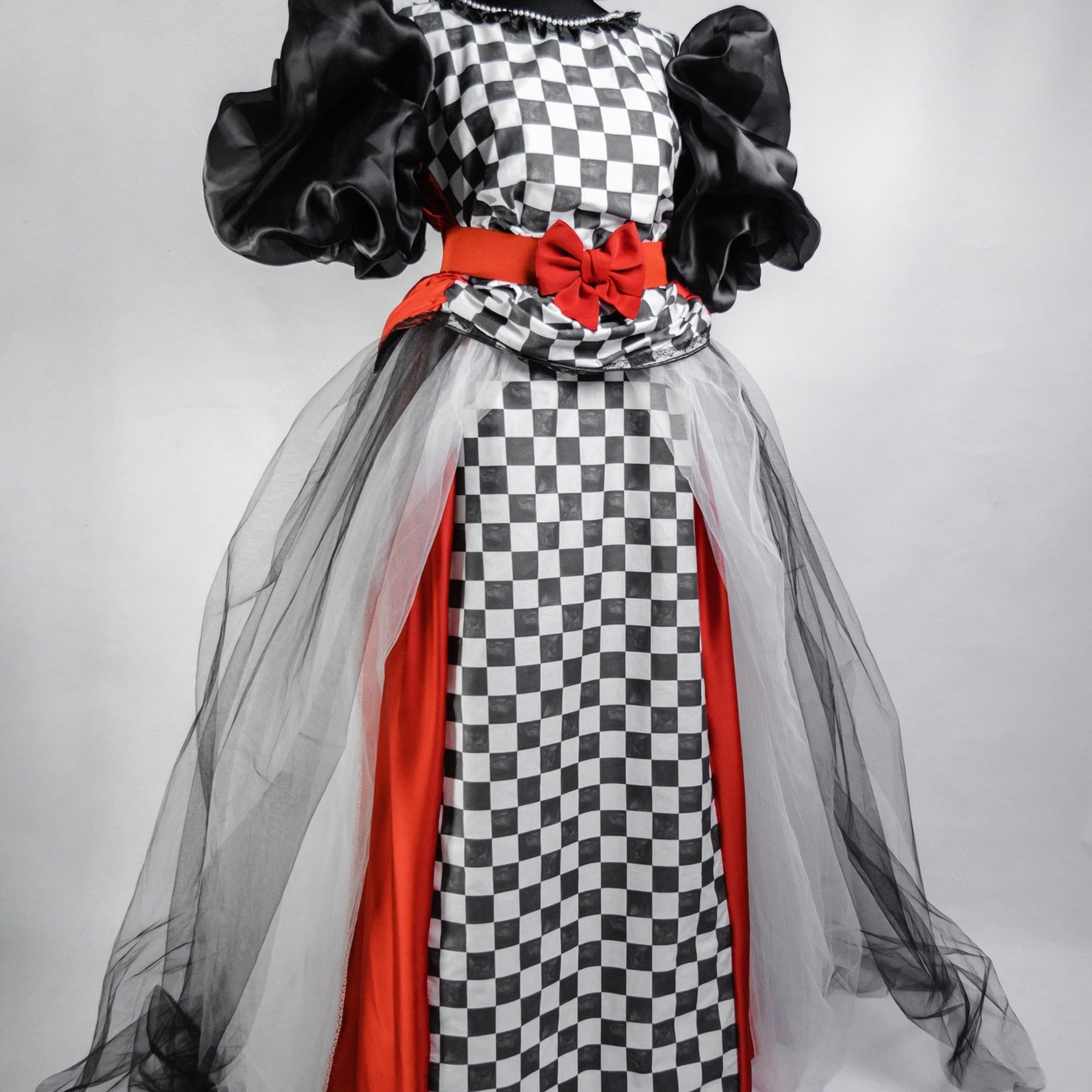 Образ королевы: воротник,рукава,платье,пояс. Размер 46-48. рукава и пояс съемные.