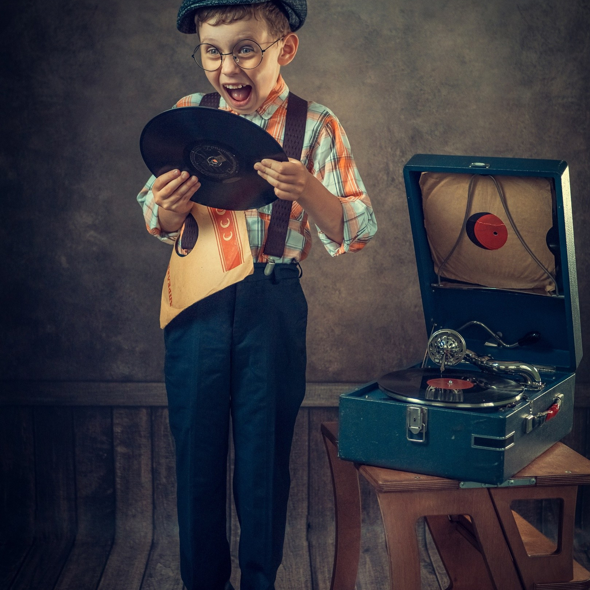 Прокат реквизита для фотосъемок в стиле сказки и винтаж.