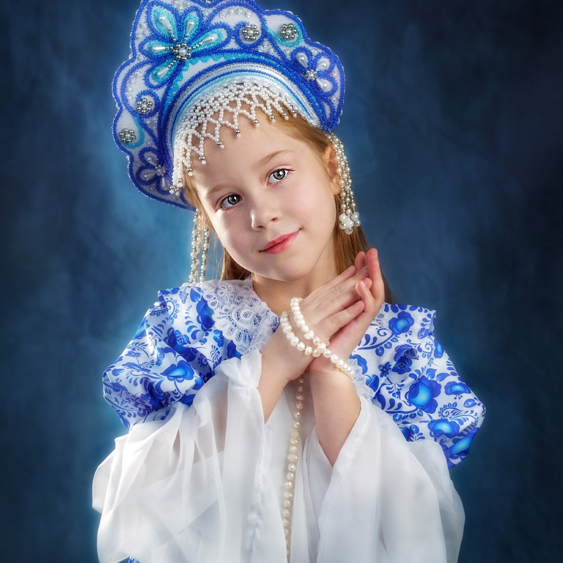 Образ Царевны. Кокошник, платье гжель в пол, жемчуг.Размер 110- 128.