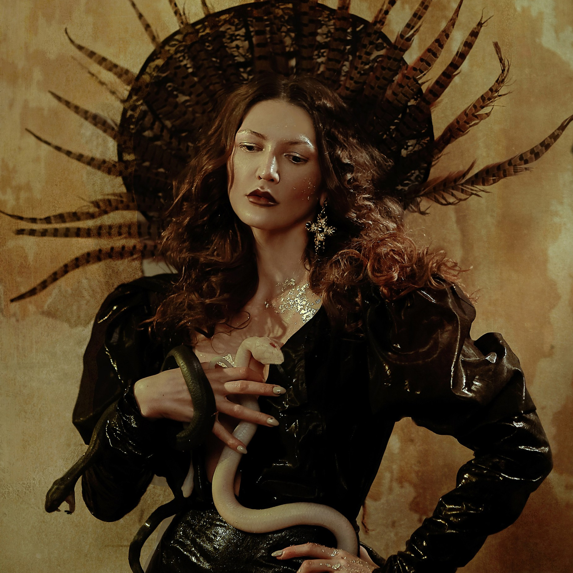 - фотосессии в эксклюзивных образах в  СПб и Москве. Фотограф Облако Александра