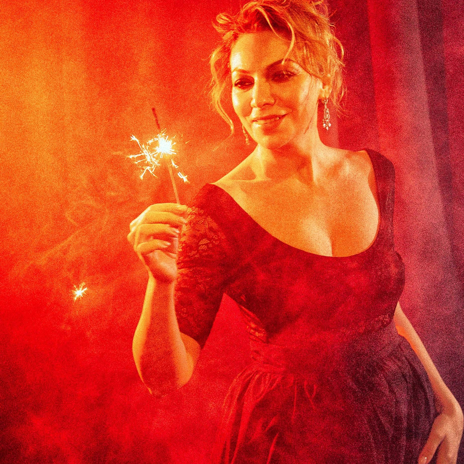 Элеонора в красном