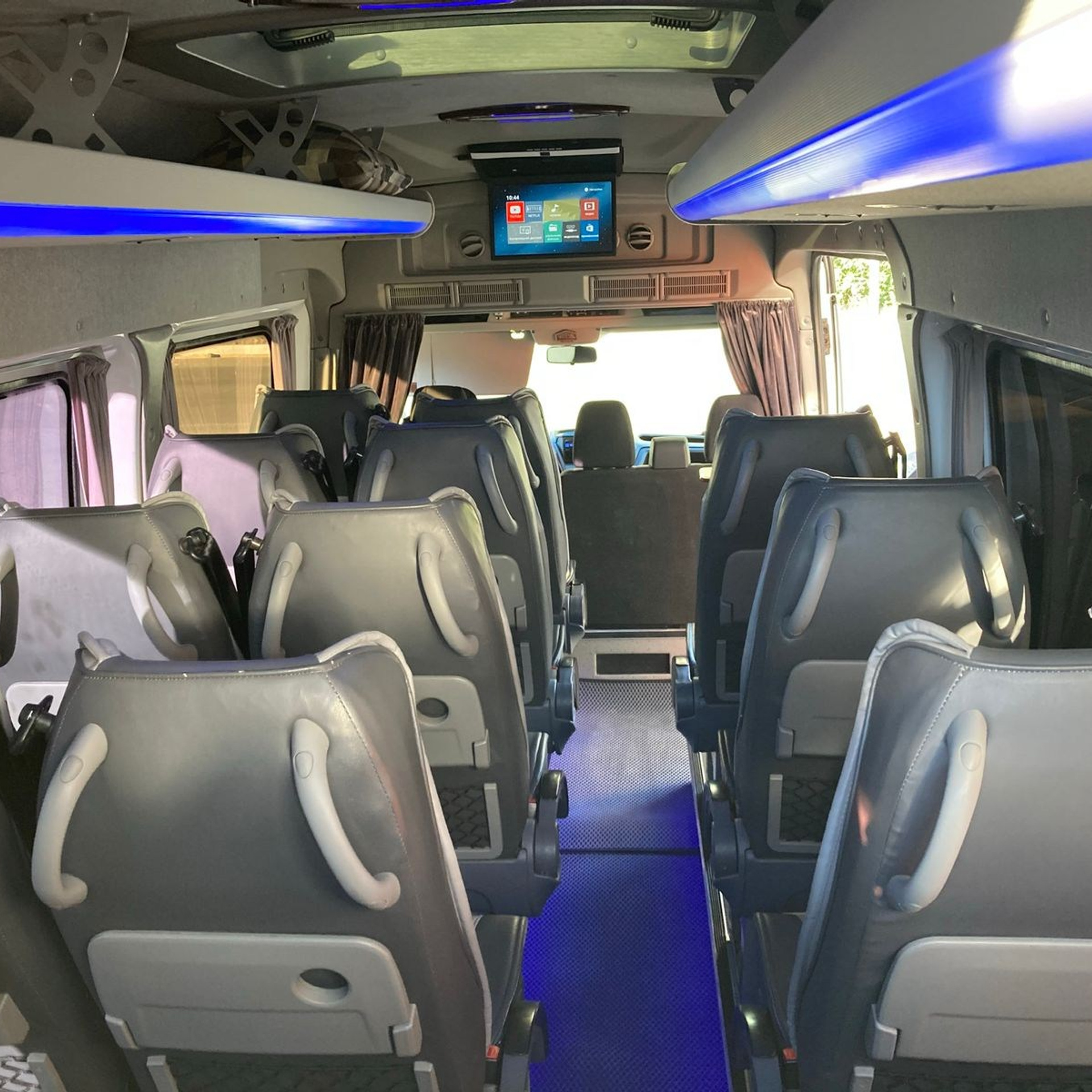 Арендуйте минивэн, автобус в Екатеринбурге за 5 минут