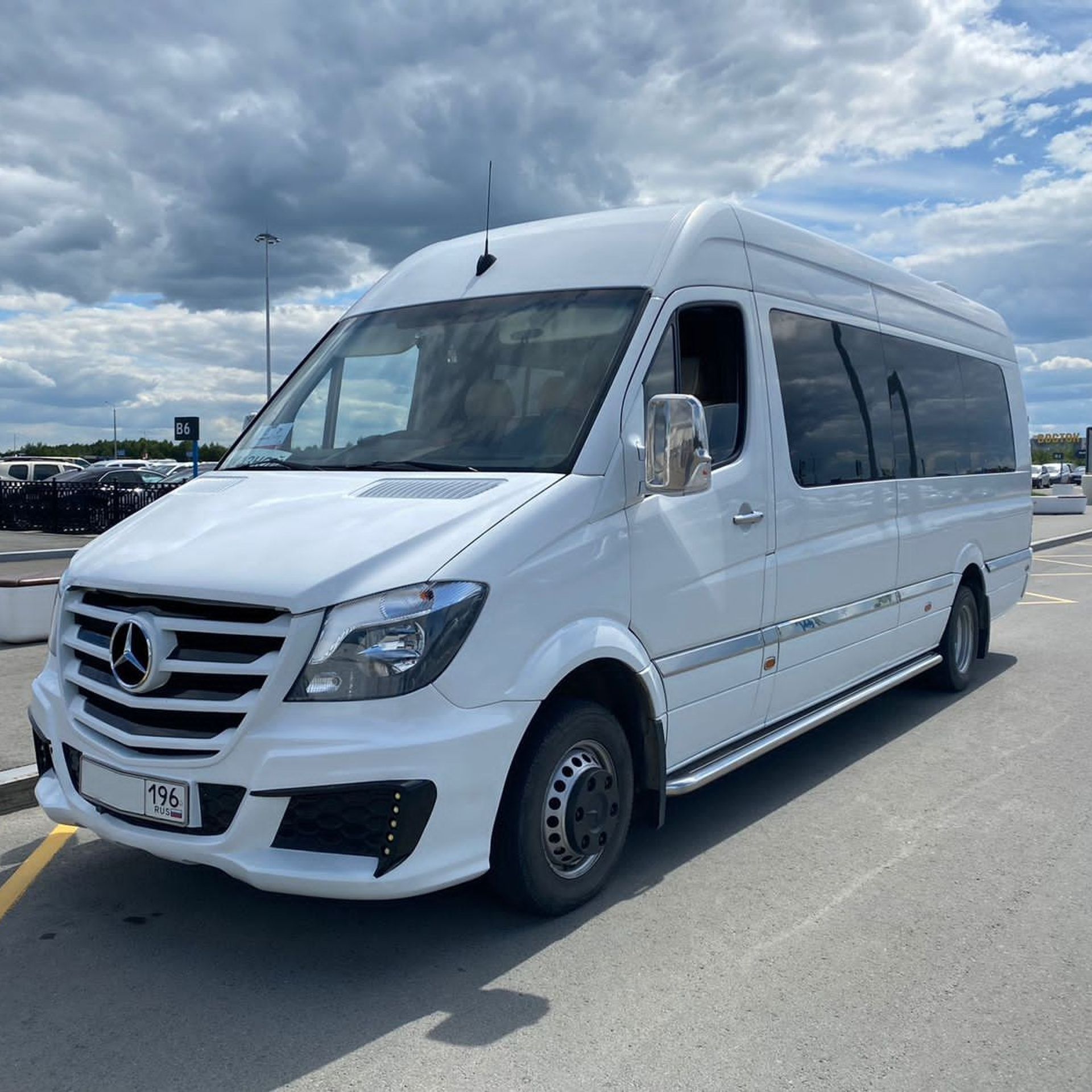 Арендуйте минивэн, автобус в Екатеринбурге за 5 минут