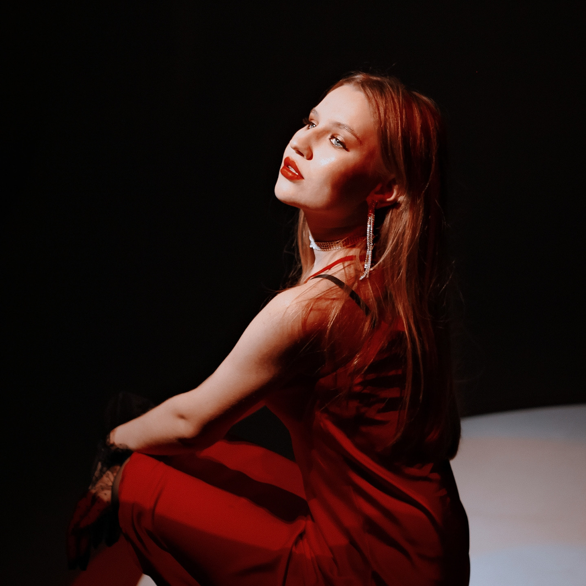 Съемка с красным латексом