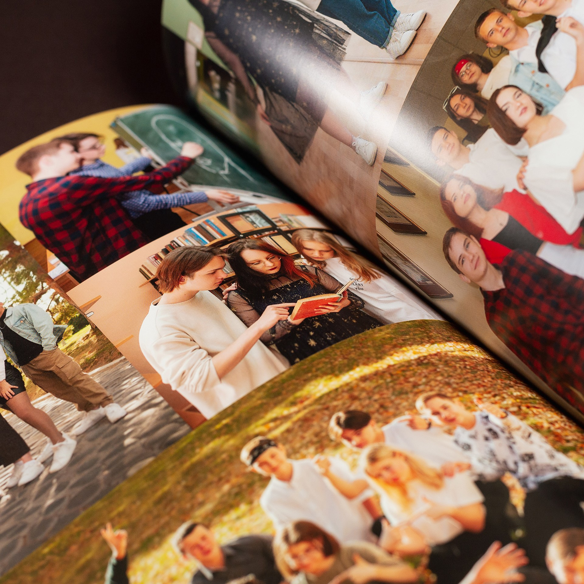 Выпускные альбомы со скидкой!. Выпускные альбомы в Москве и в Астрахани