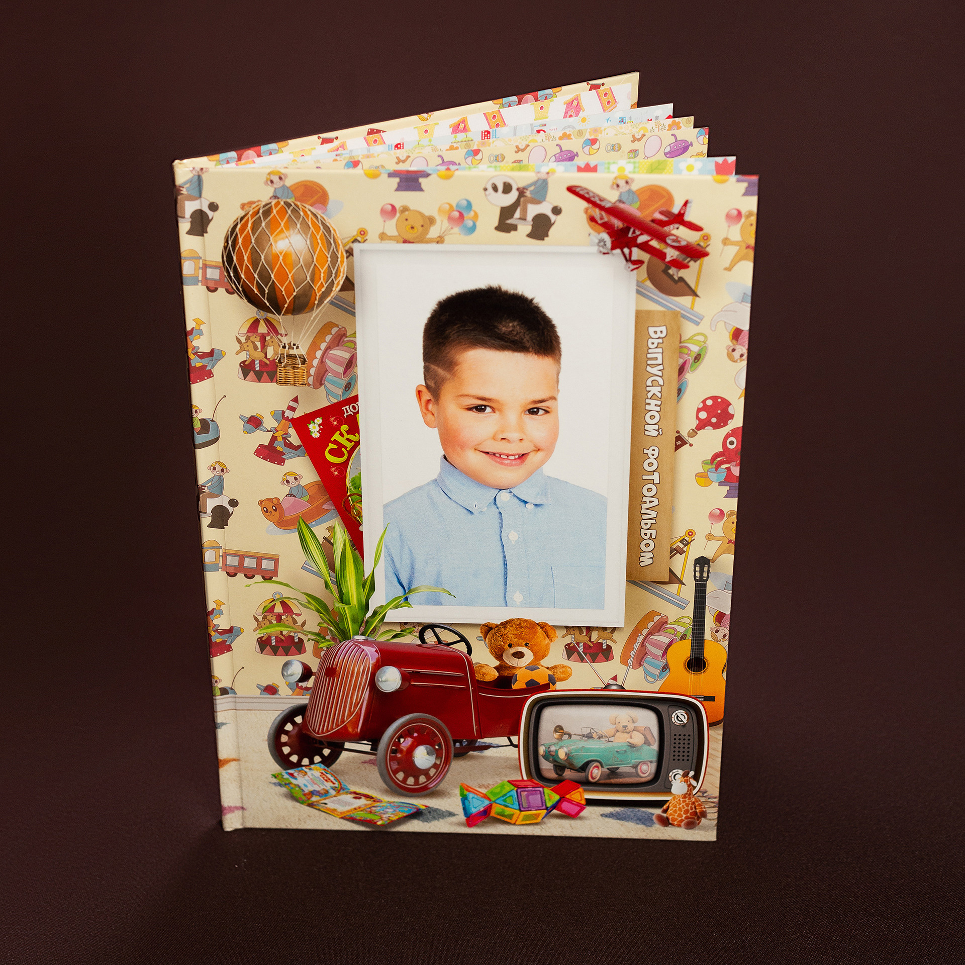 Выпускные альбомы со скидкой!. Выпускные альбомы в Москве и в Астрахани