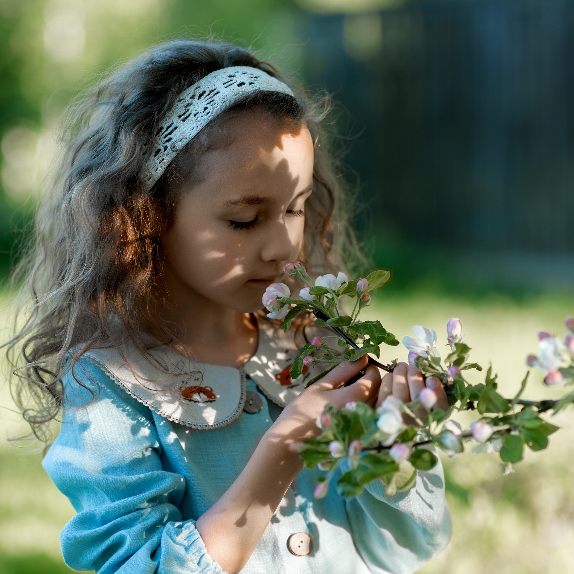 Ника в яблонях